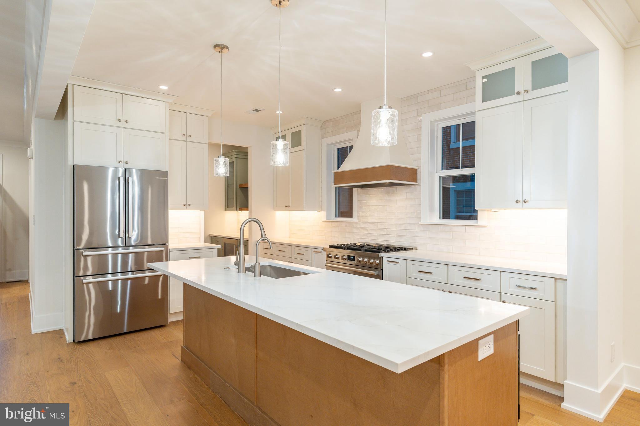 PLYMOUTH VALLEY - Residential