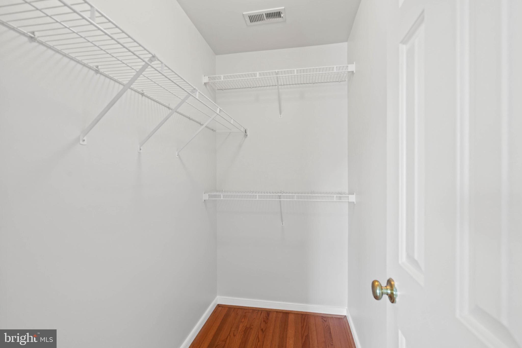STONE RIVER - Residential Lease
