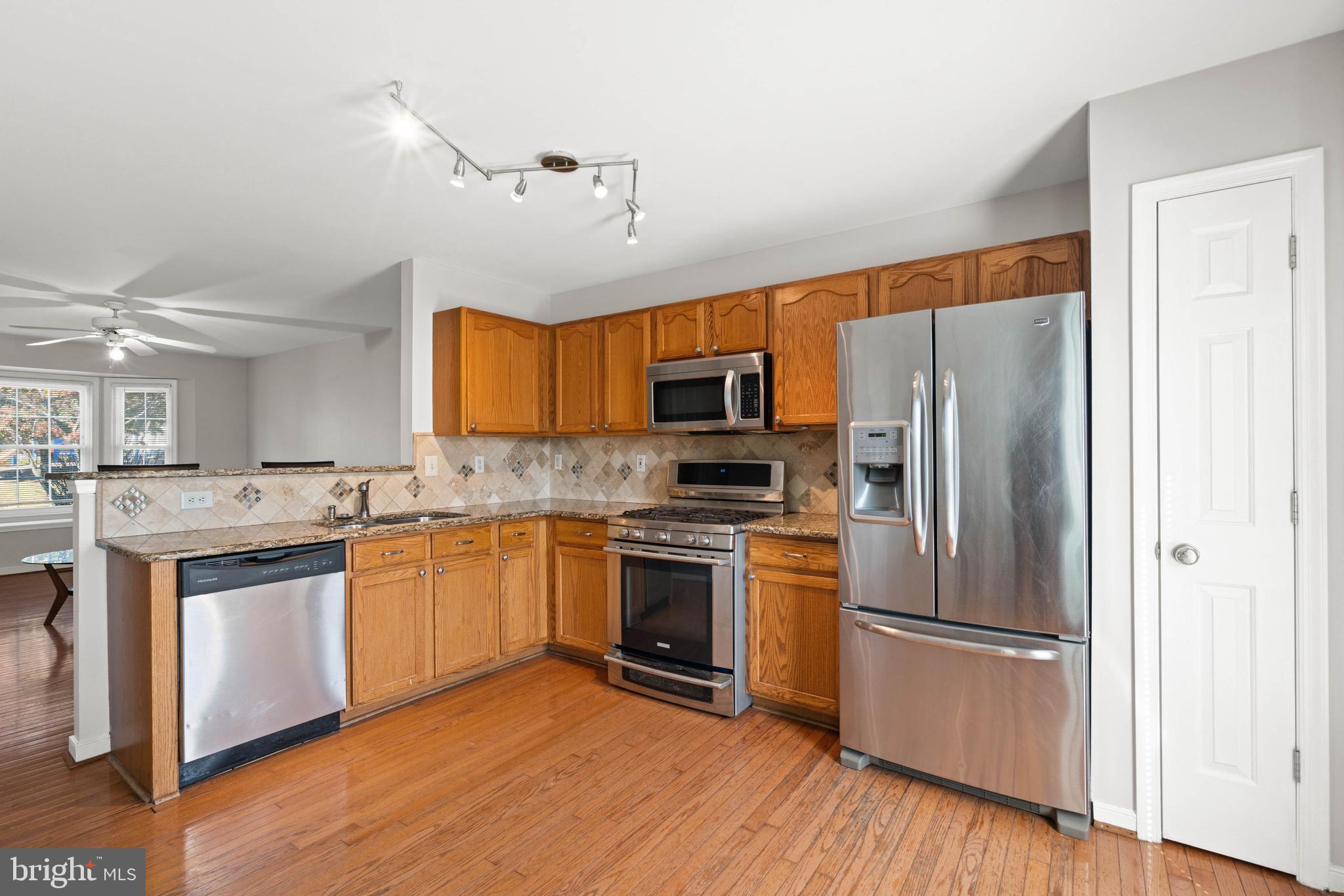 STONE RIVER - Residential Lease