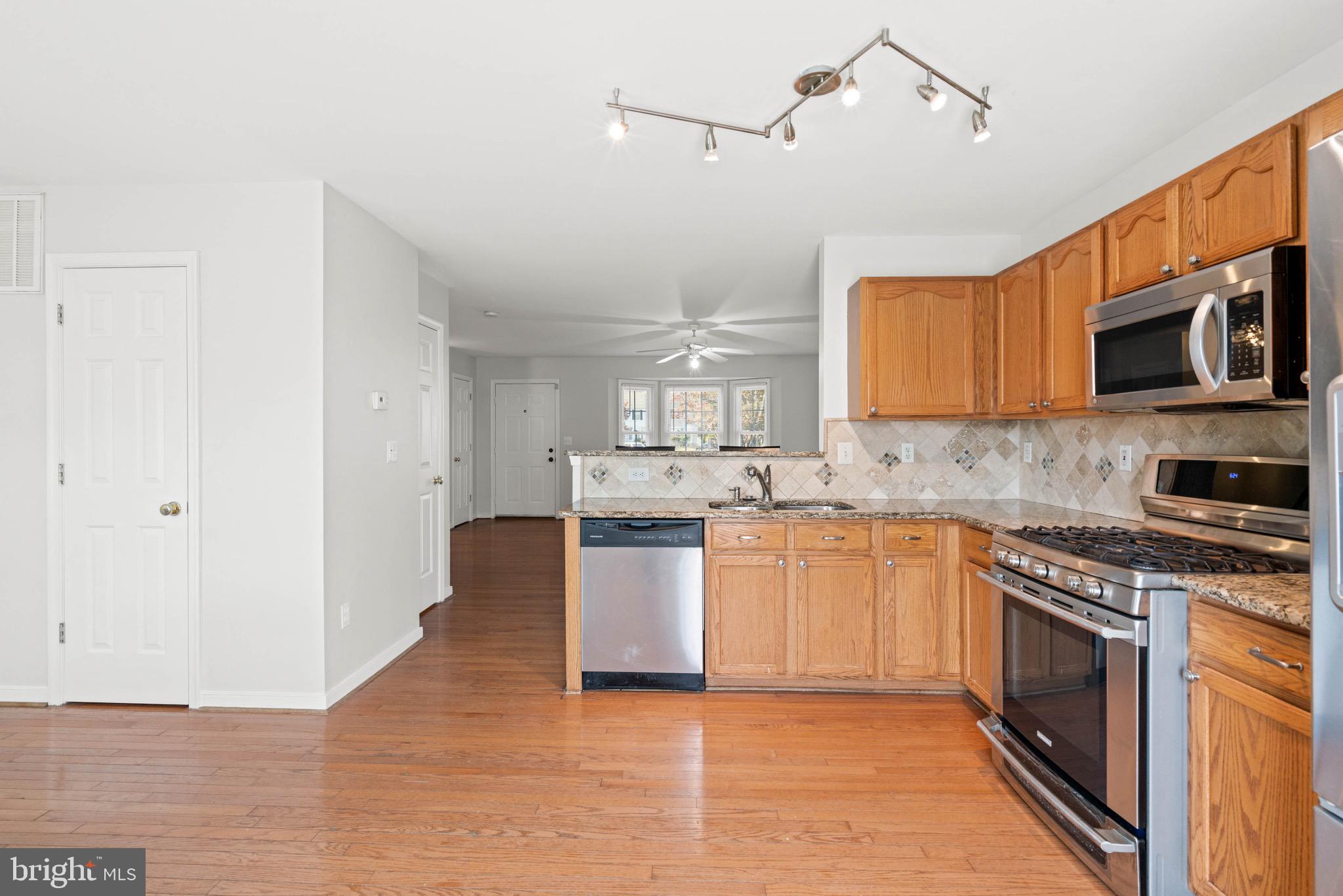 STONE RIVER - Residential Lease