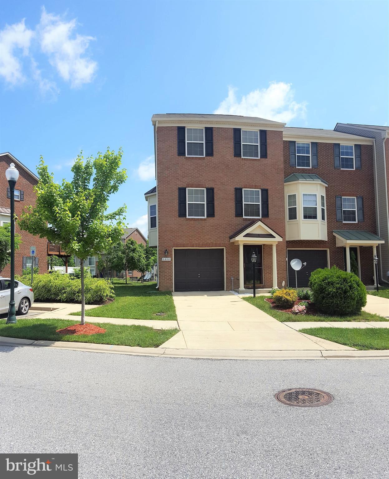 Gorgeous brick end unit town home awaits! 3 beds, 2 1/2 baths, full bath & walk-in closet in master bedroom , large 1st FL entertainment area with all waiting to be graced with YOUR personality! Fresh paint w/ freshly steamed and shampooed carpet throughout.  The Capitol? National Harbor? MGM? VA? Pool? Mall? Parks? Golf? Commuter Park & Ride? This home is convenient to it all! Tour now!