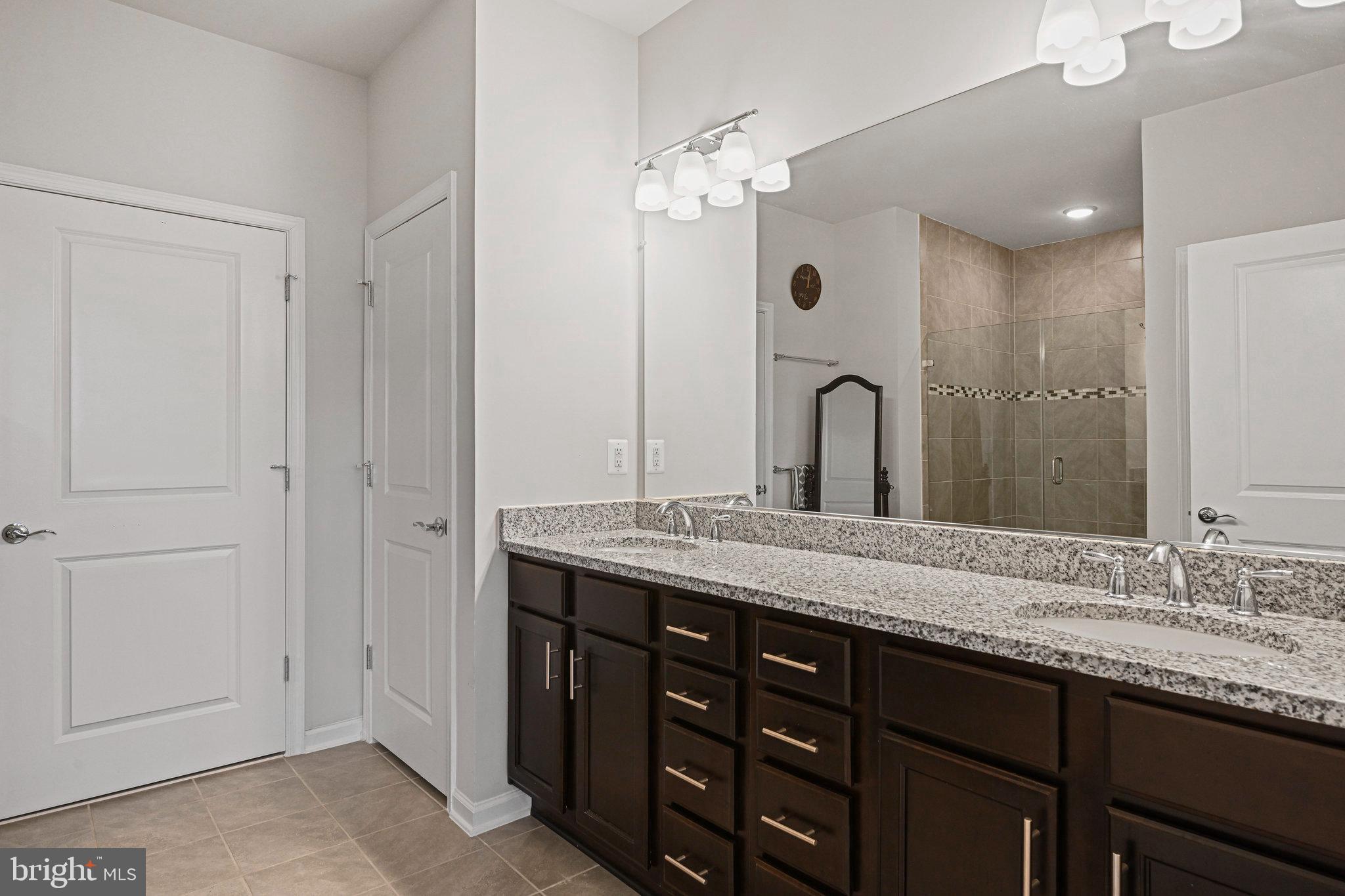 LEXINGTON 7 - Residential