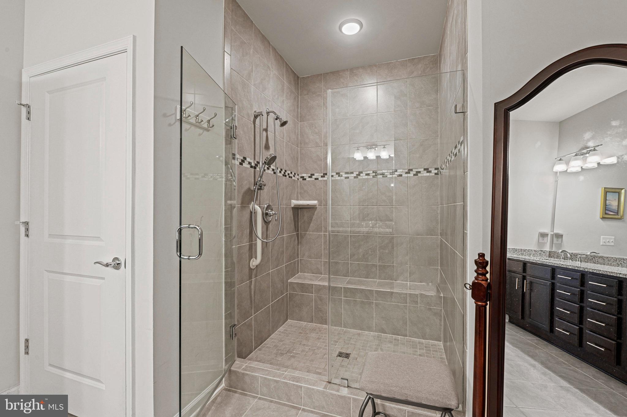 LEXINGTON 7 - Residential