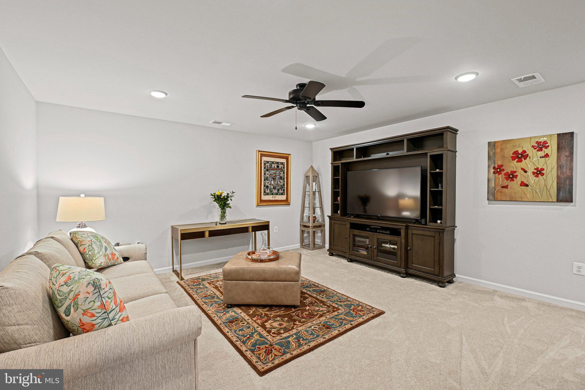 LEXINGTON 7 - Residential