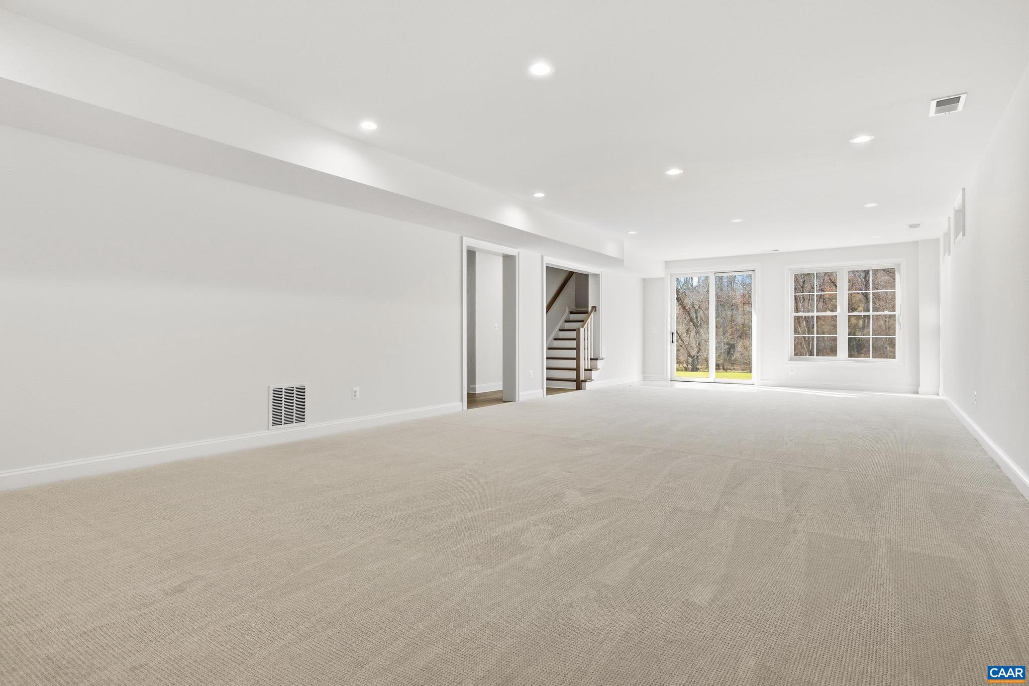 MONTGOMERY RIDGE - Residential