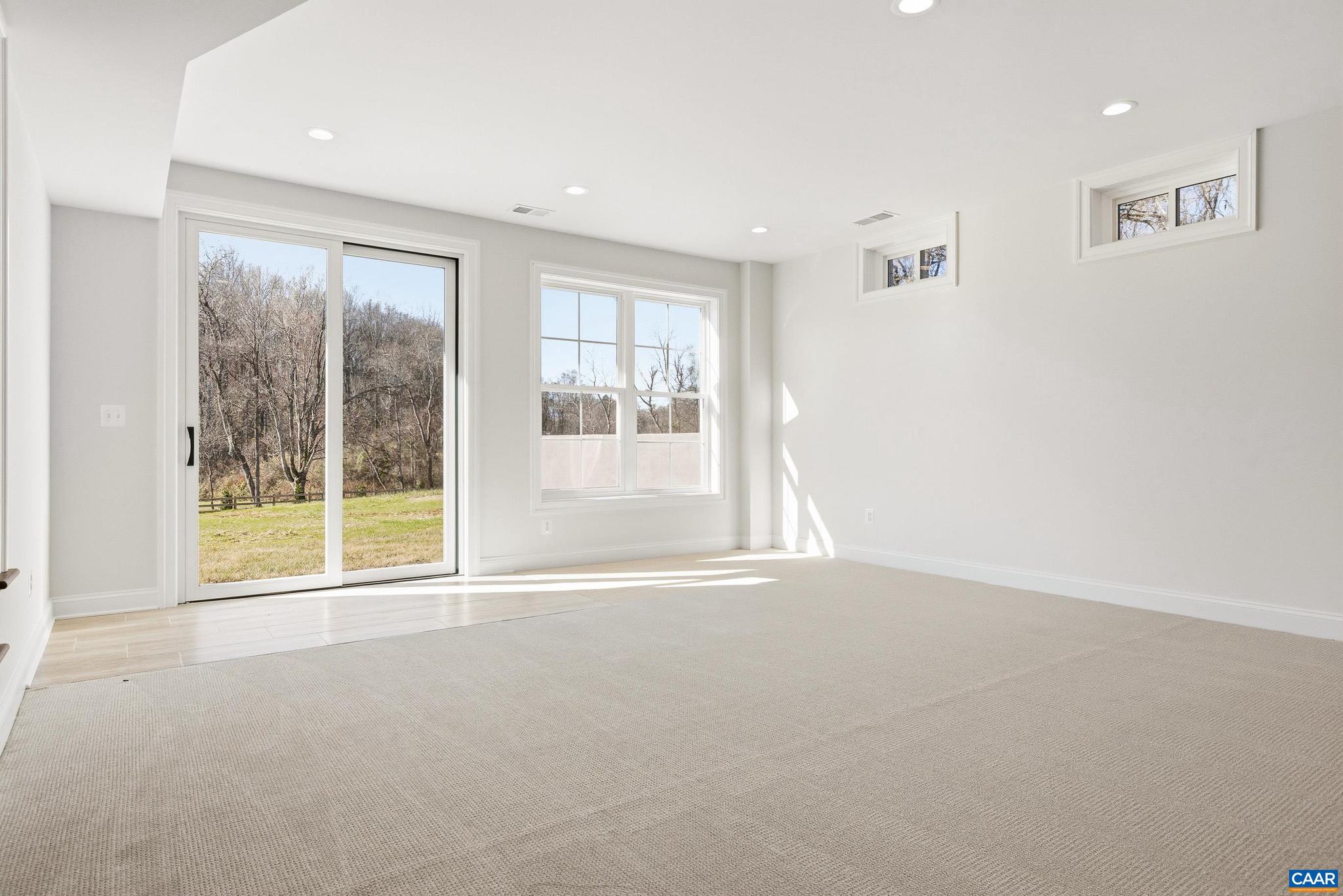 MONTGOMERY RIDGE - Residential