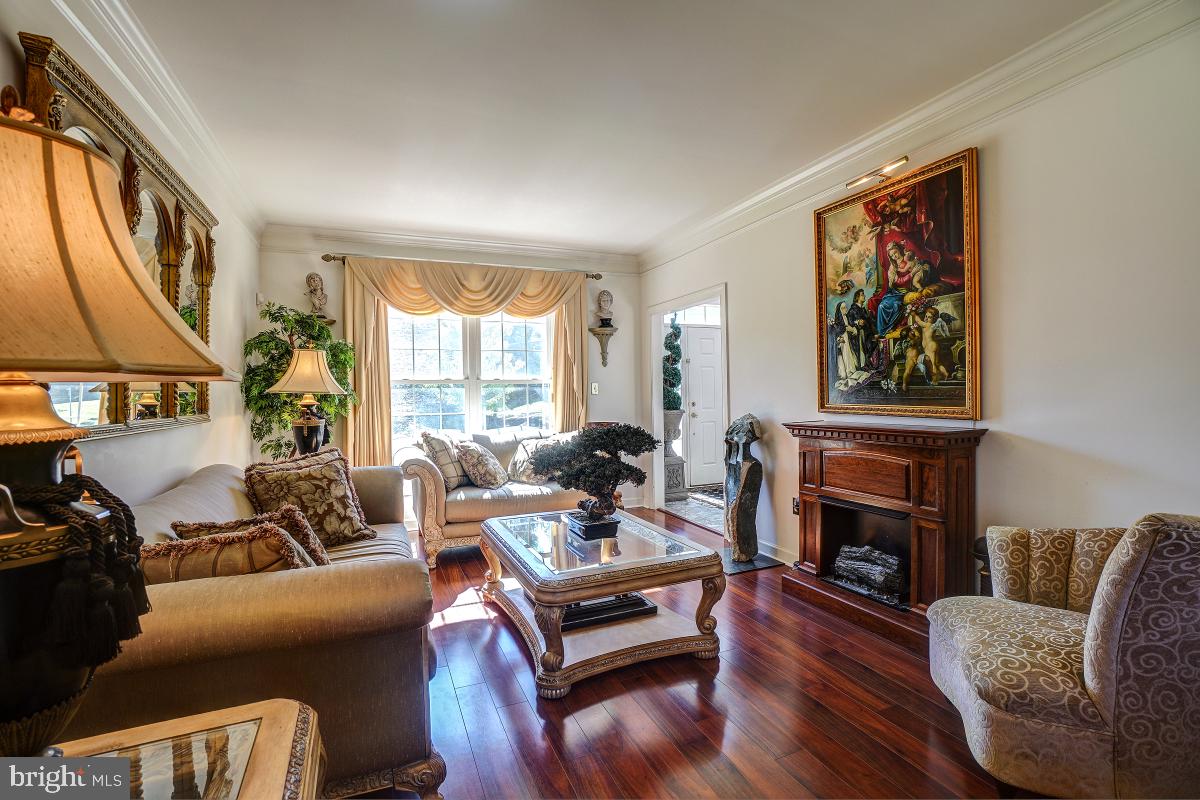 HOYLES MILL VILLAGE - Residential