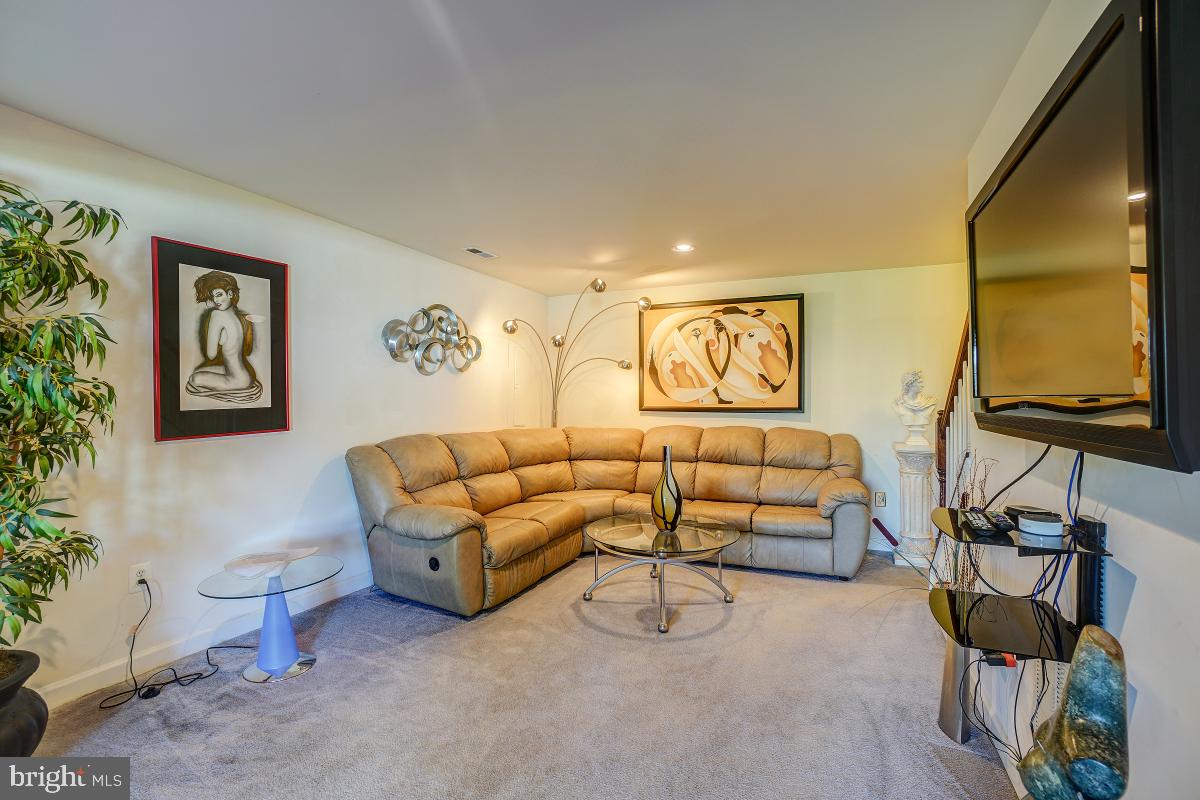 HOYLES MILL VILLAGE - Residential