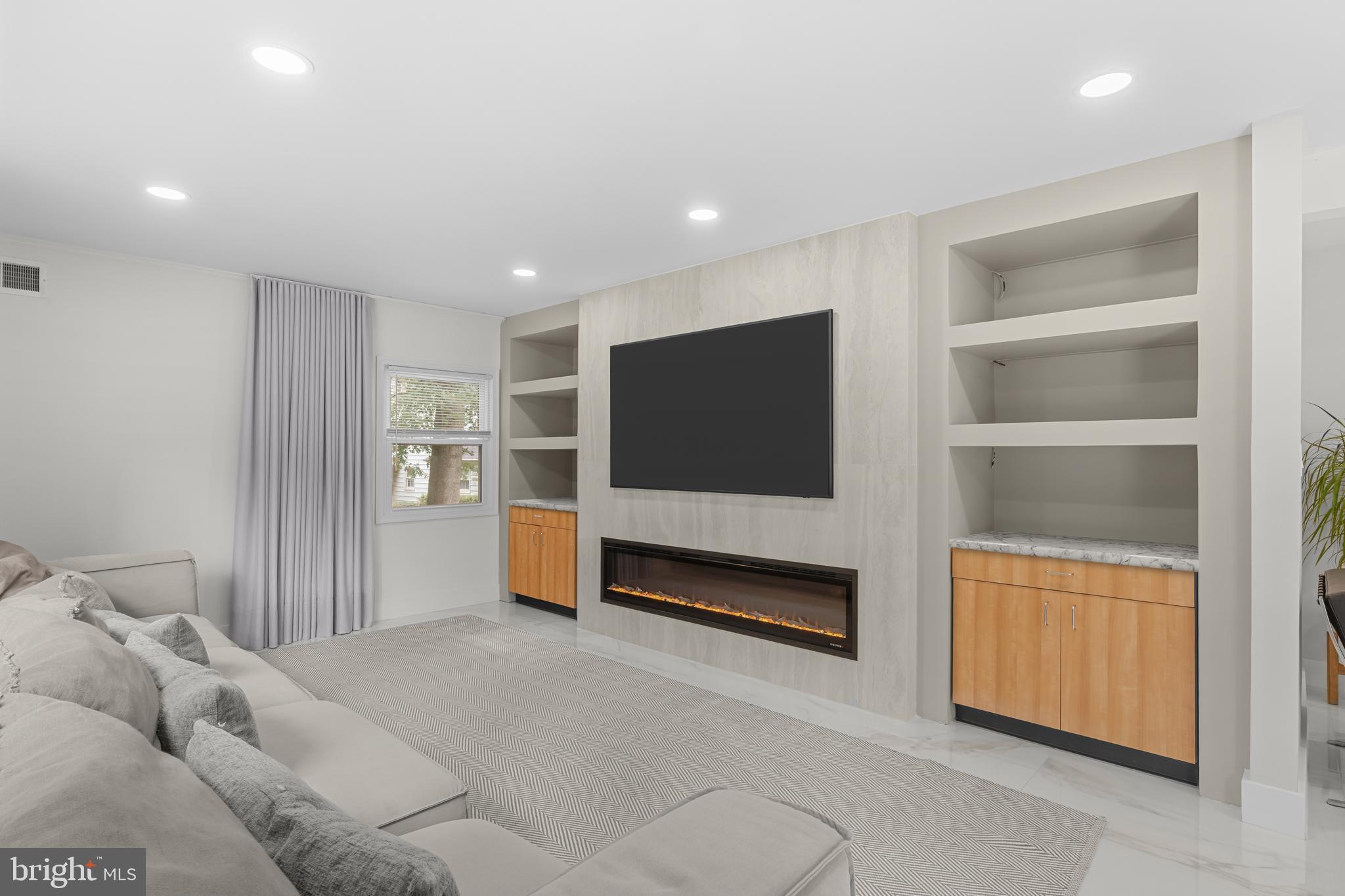 HUNTINGDON VALLEY - Residential