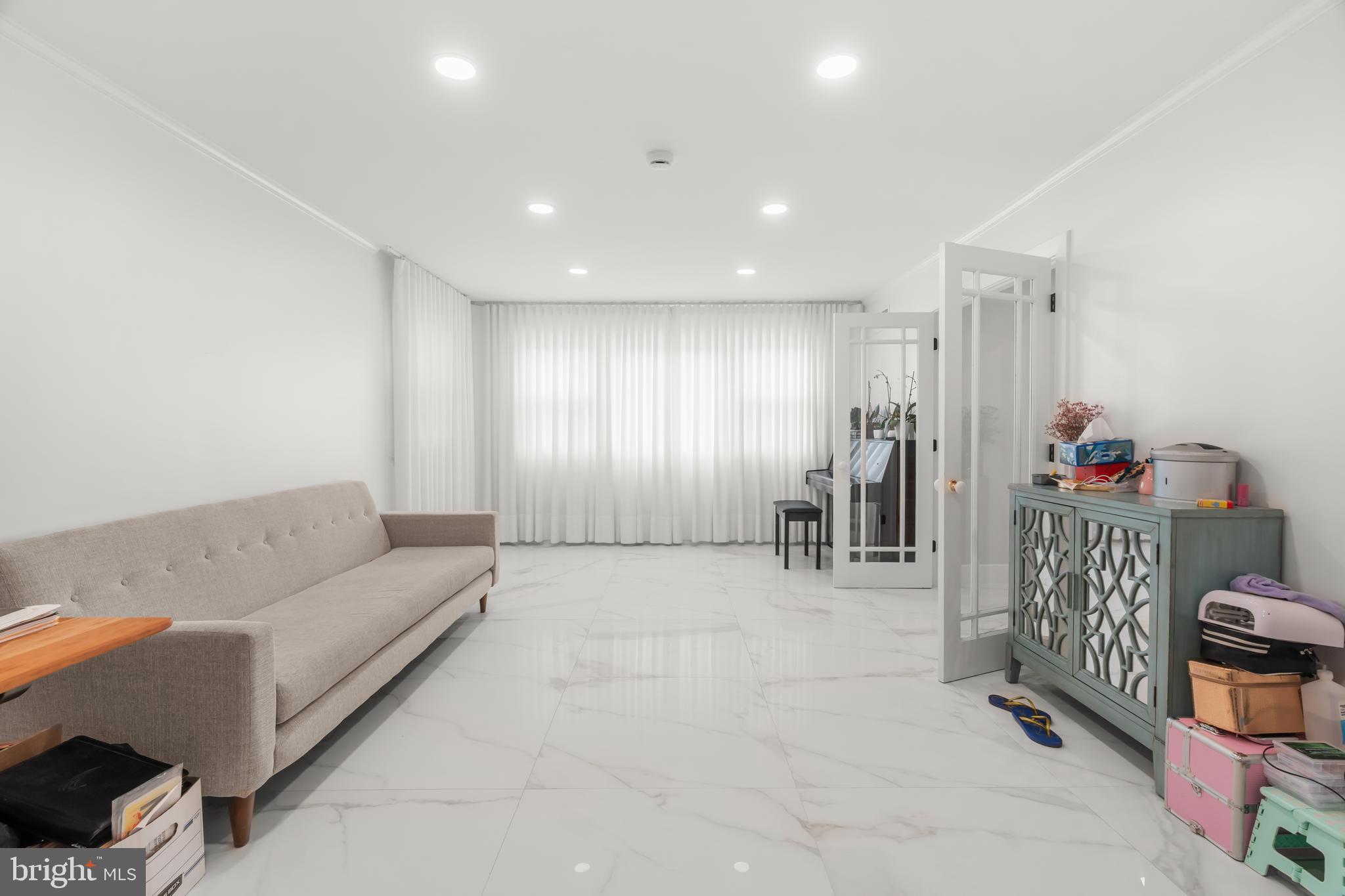 HUNTINGDON VALLEY - Residential