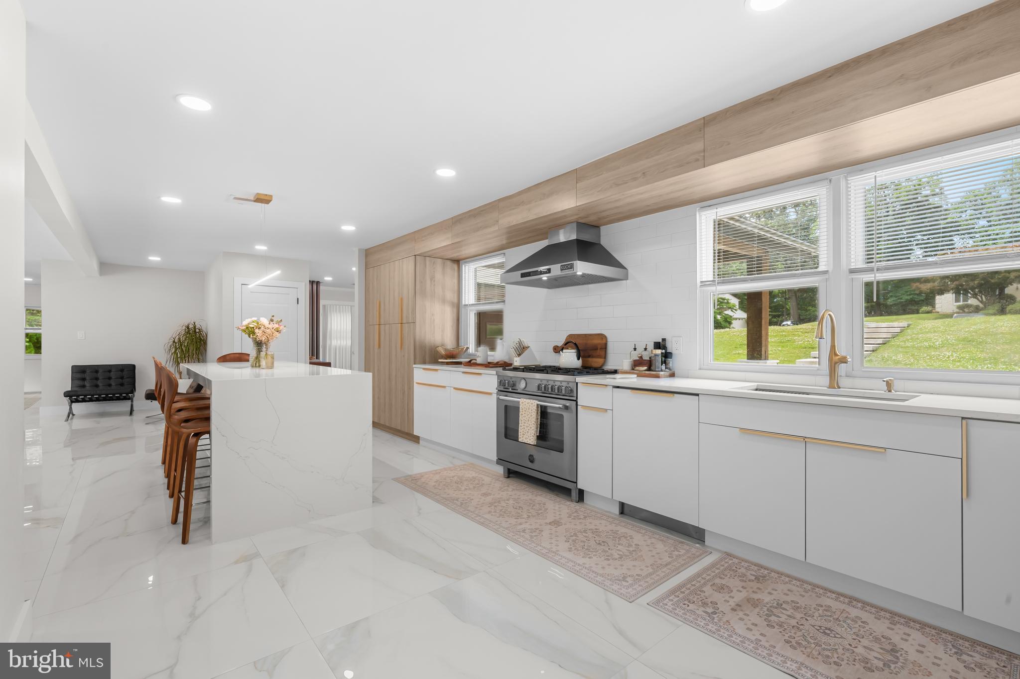HUNTINGDON VALLEY - Residential