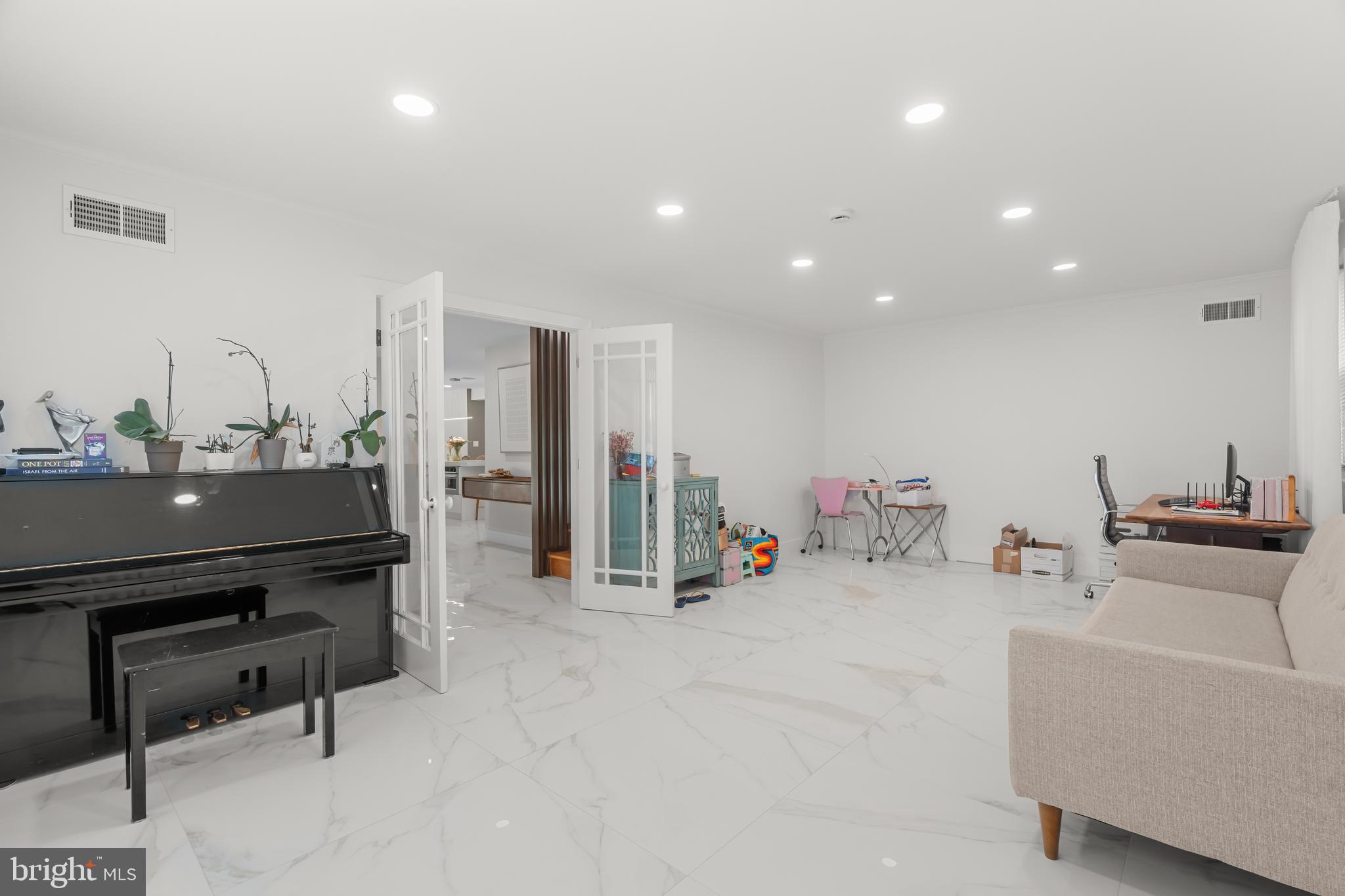 HUNTINGDON VALLEY - Residential