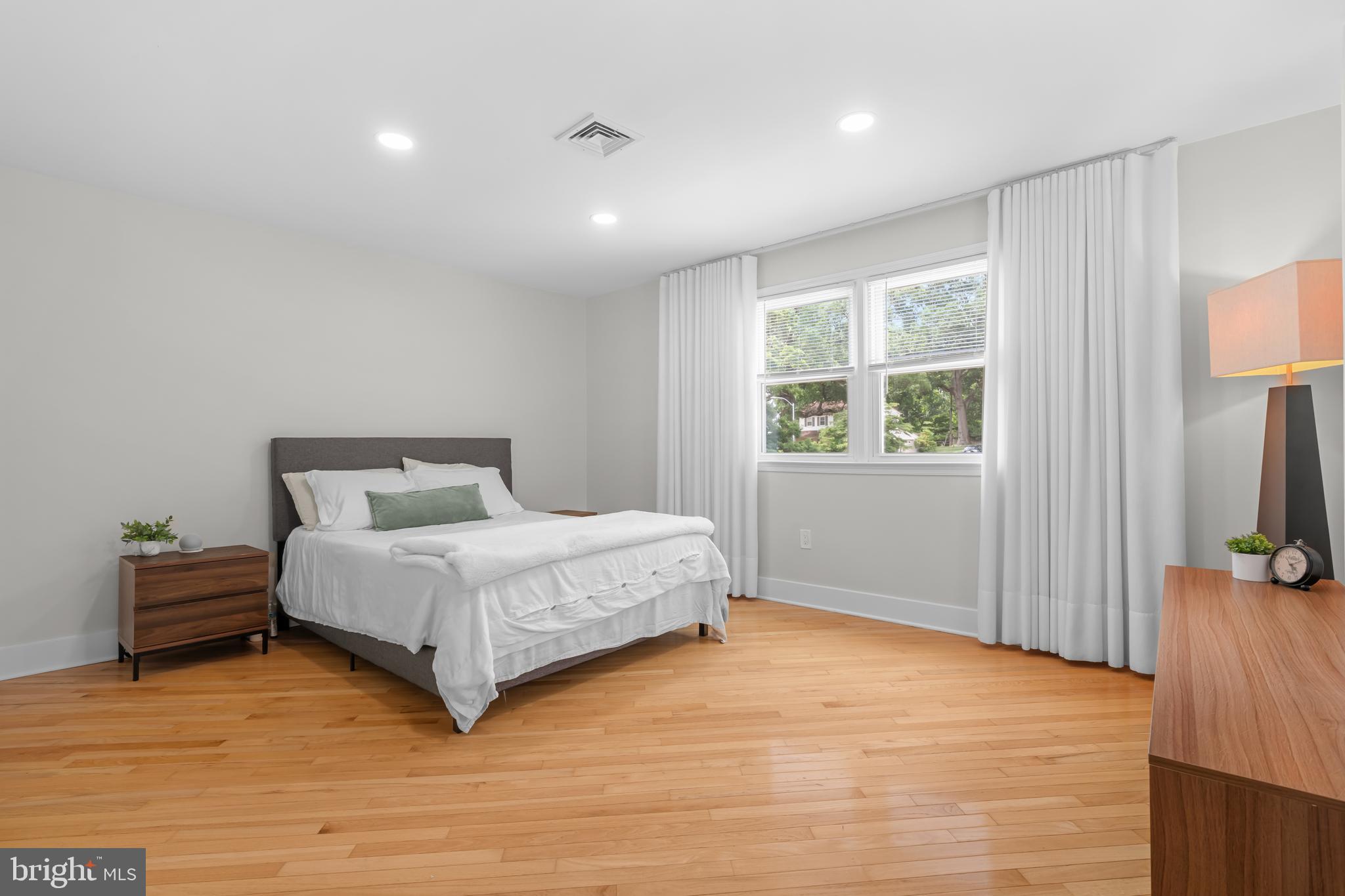 HUNTINGDON VALLEY - Residential