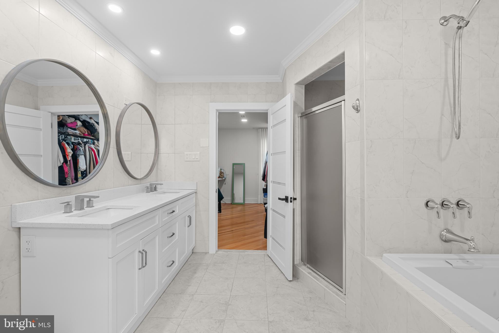 HUNTINGDON VALLEY - Residential