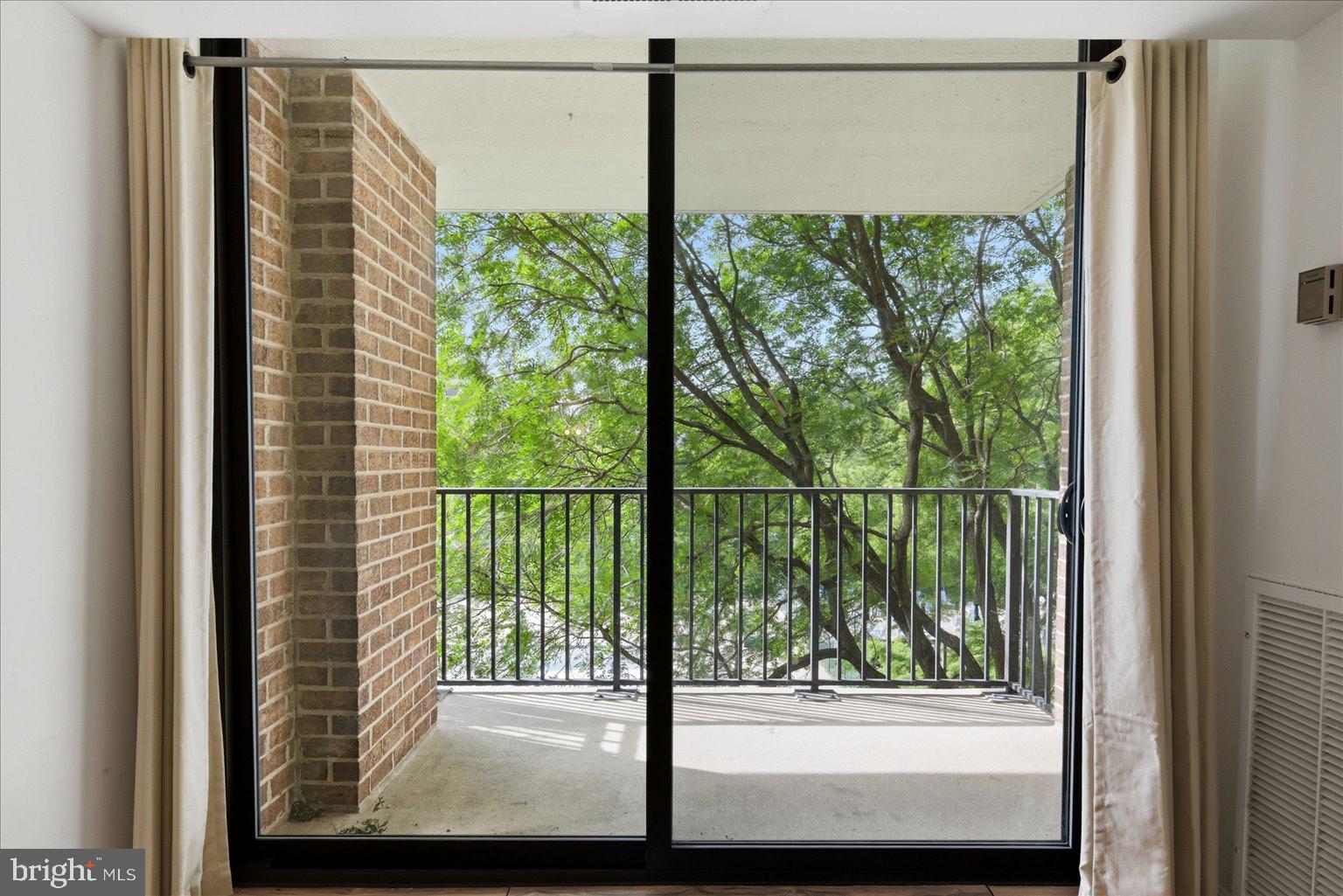 IDYLWOOD TOWERS CONDO - Residential