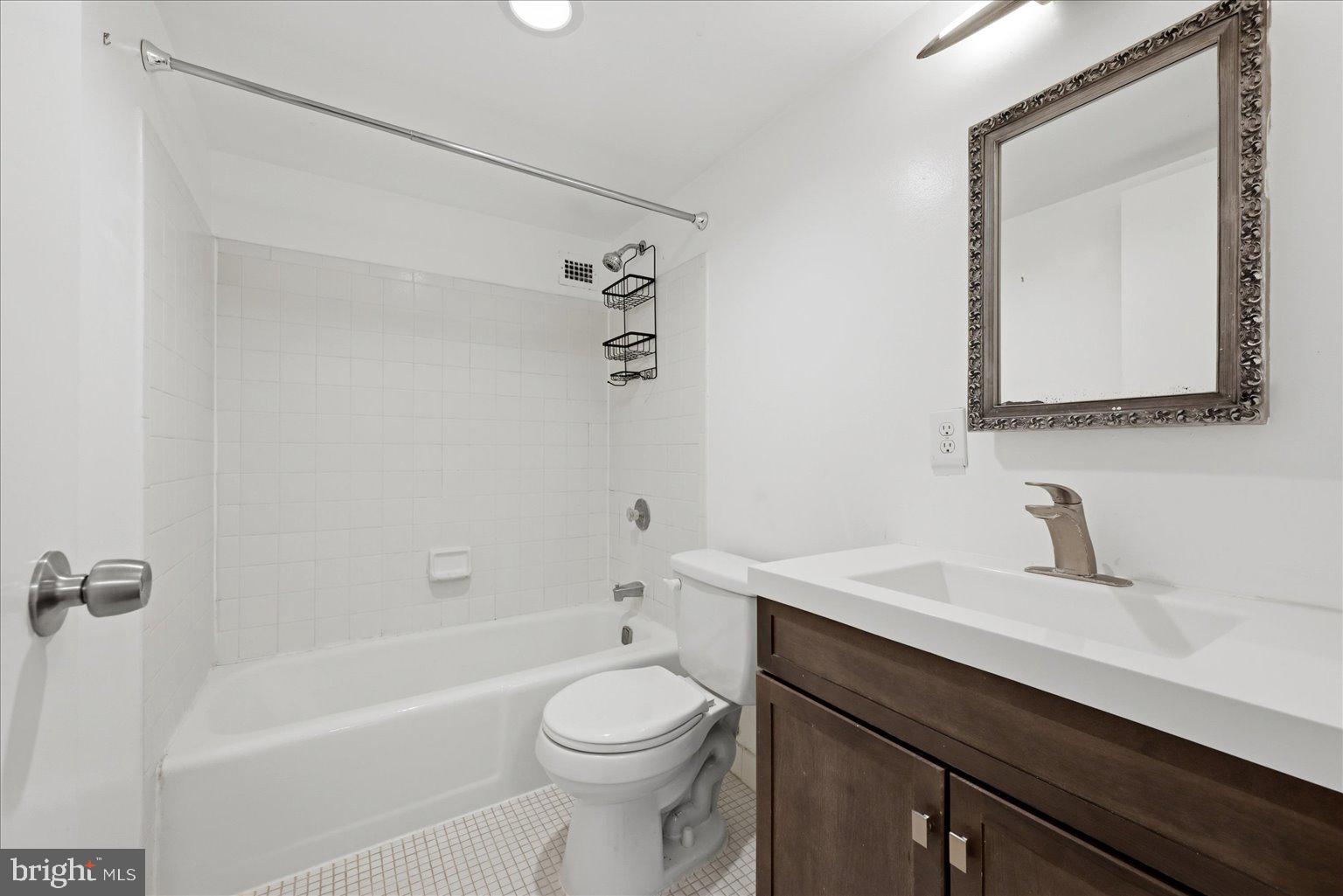 IDYLWOOD TOWERS CONDO - Residential