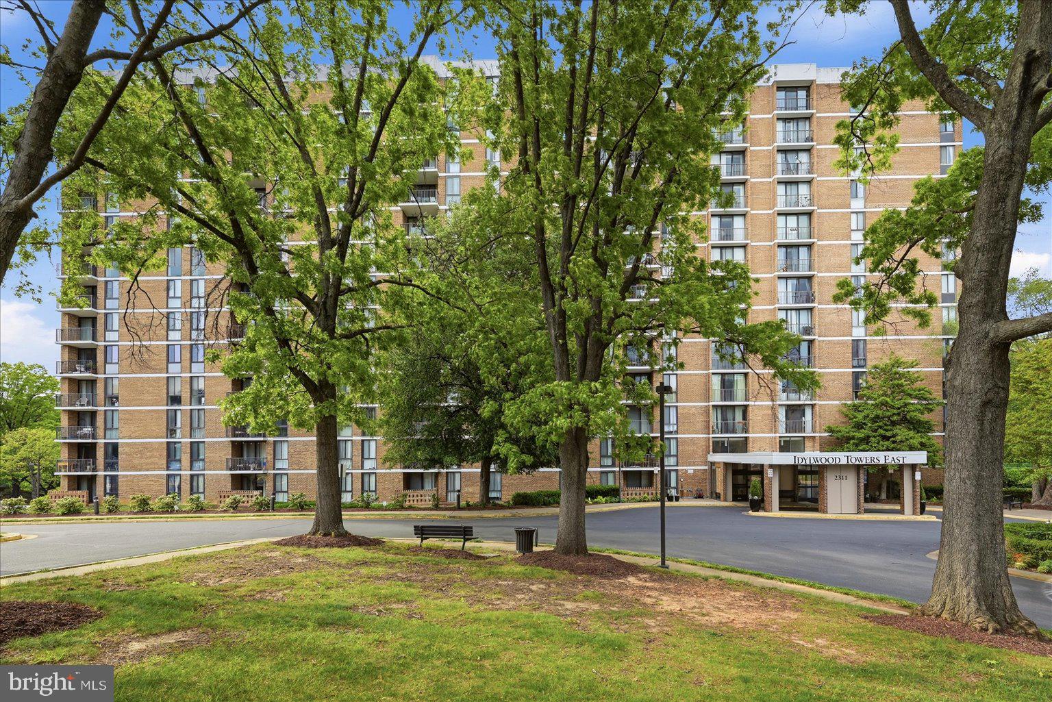 IDYLWOOD TOWERS CONDO - Residential