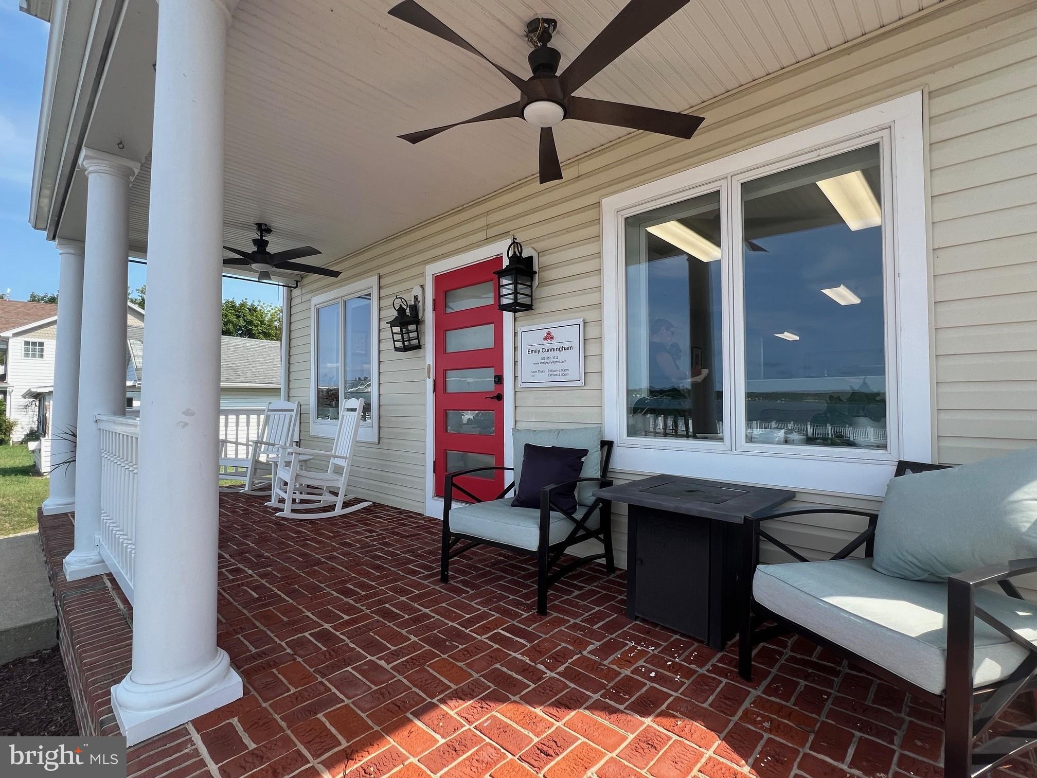 SOLOMONS ISLAND - Commercial Sale