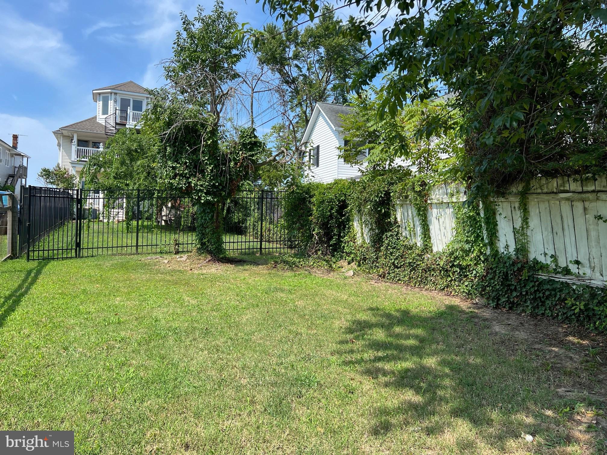 SOLOMONS ISLAND - Commercial Sale