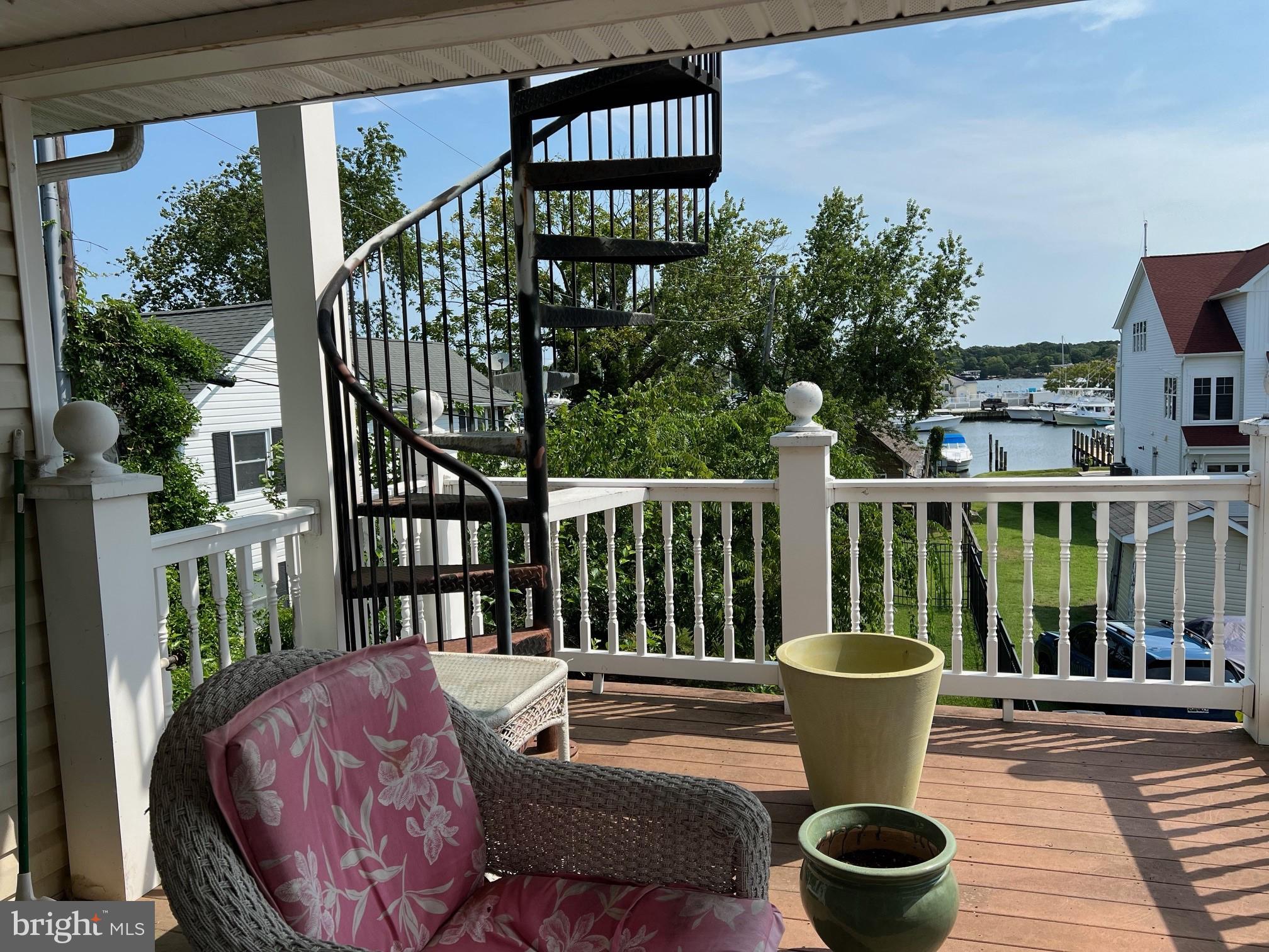 SOLOMONS ISLAND - Commercial Sale