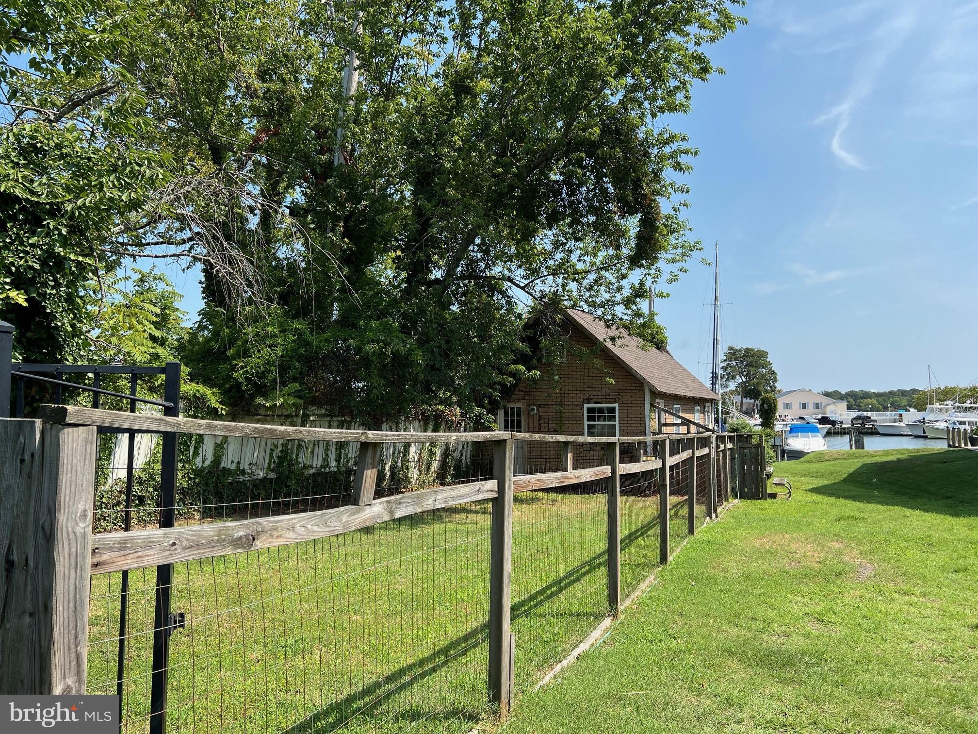 SOLOMONS ISLAND - Commercial Sale