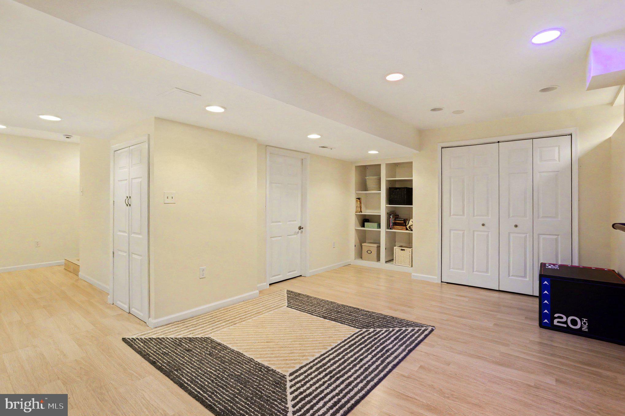 WOODLAND RUN - Residential