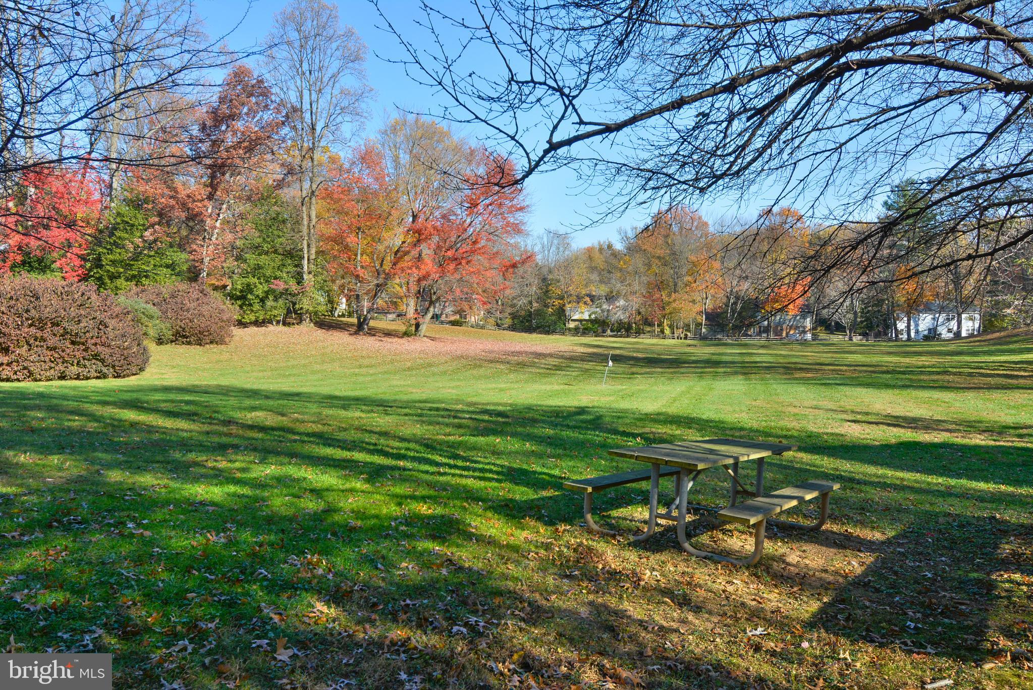 MCLEAN ESTATES - Residential