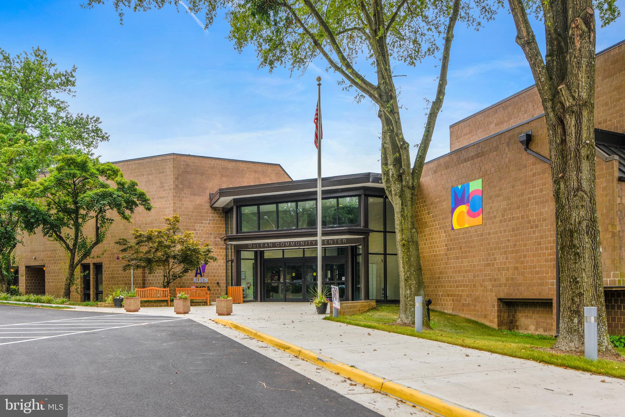 MCLEAN ESTATES - Residential
