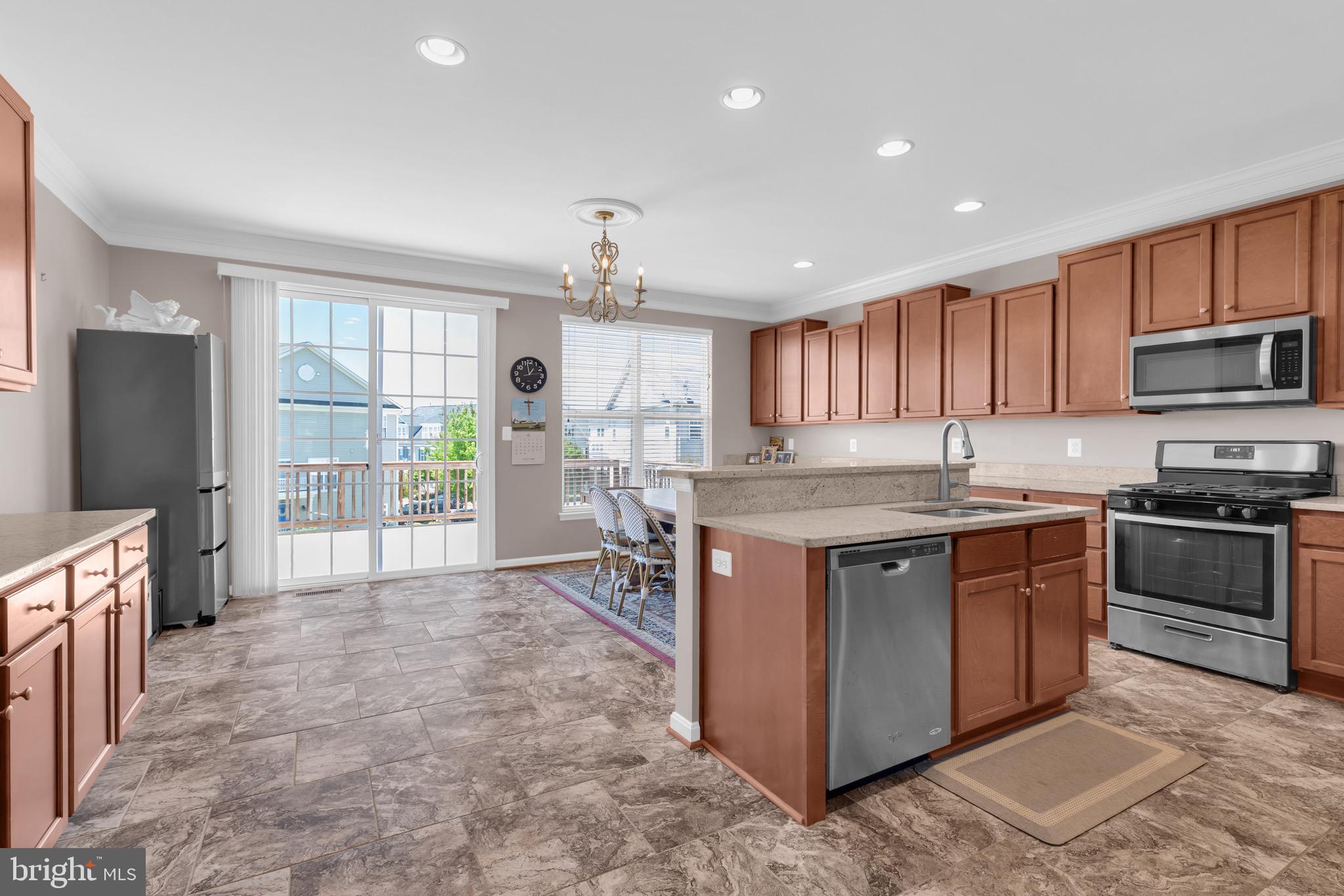 PEMBROOKE/VICTORY LAKES - Residential