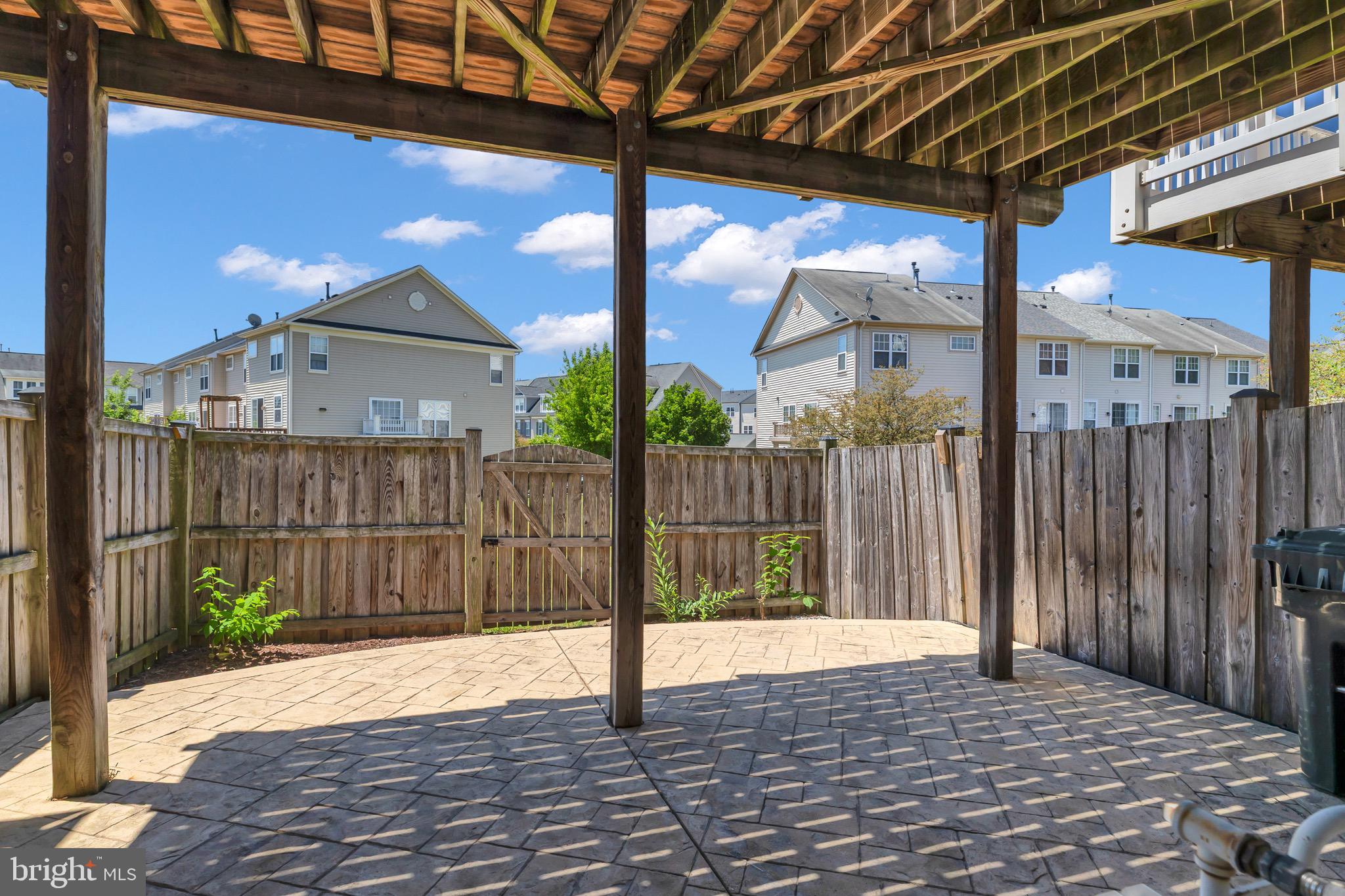 PEMBROOKE/VICTORY LAKES - Residential