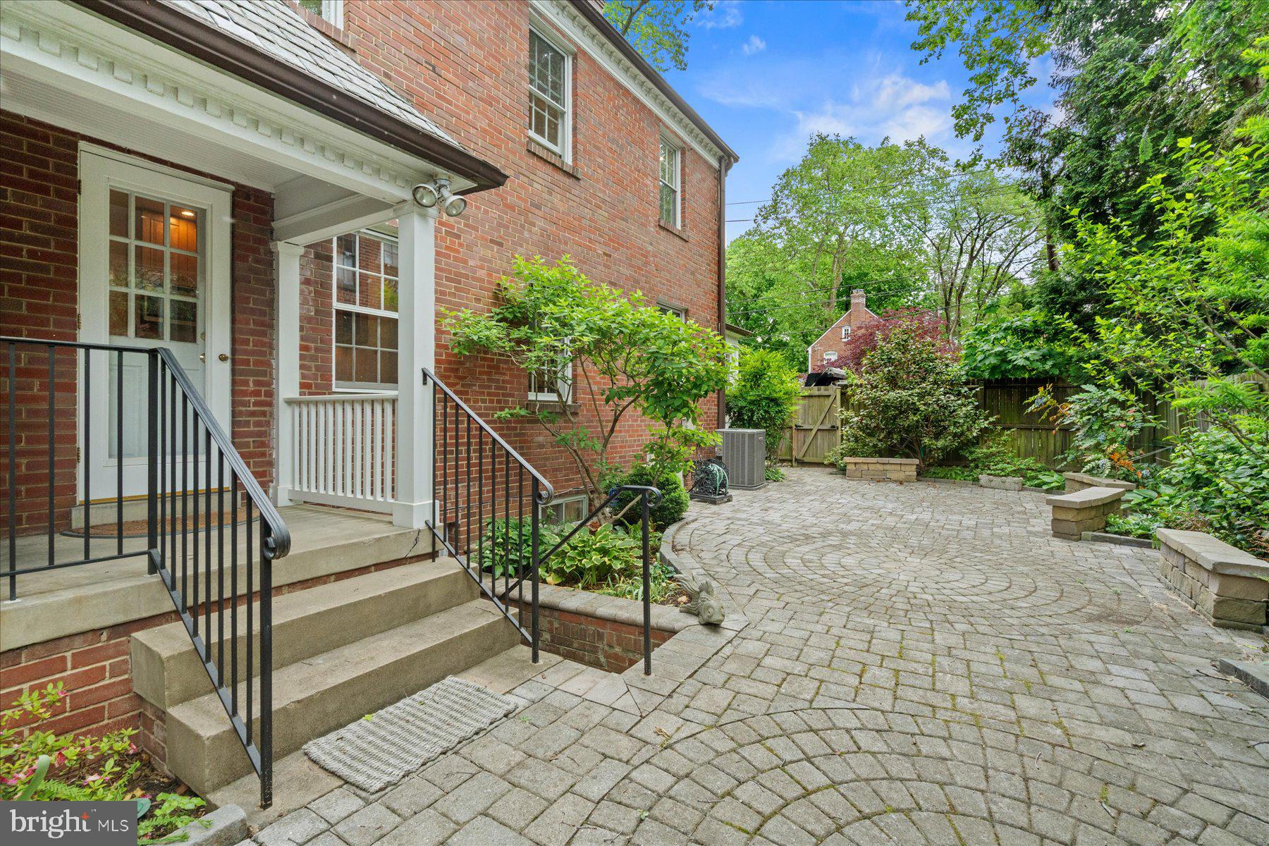 AMERICAN UNIVERSITY PARK - Residential