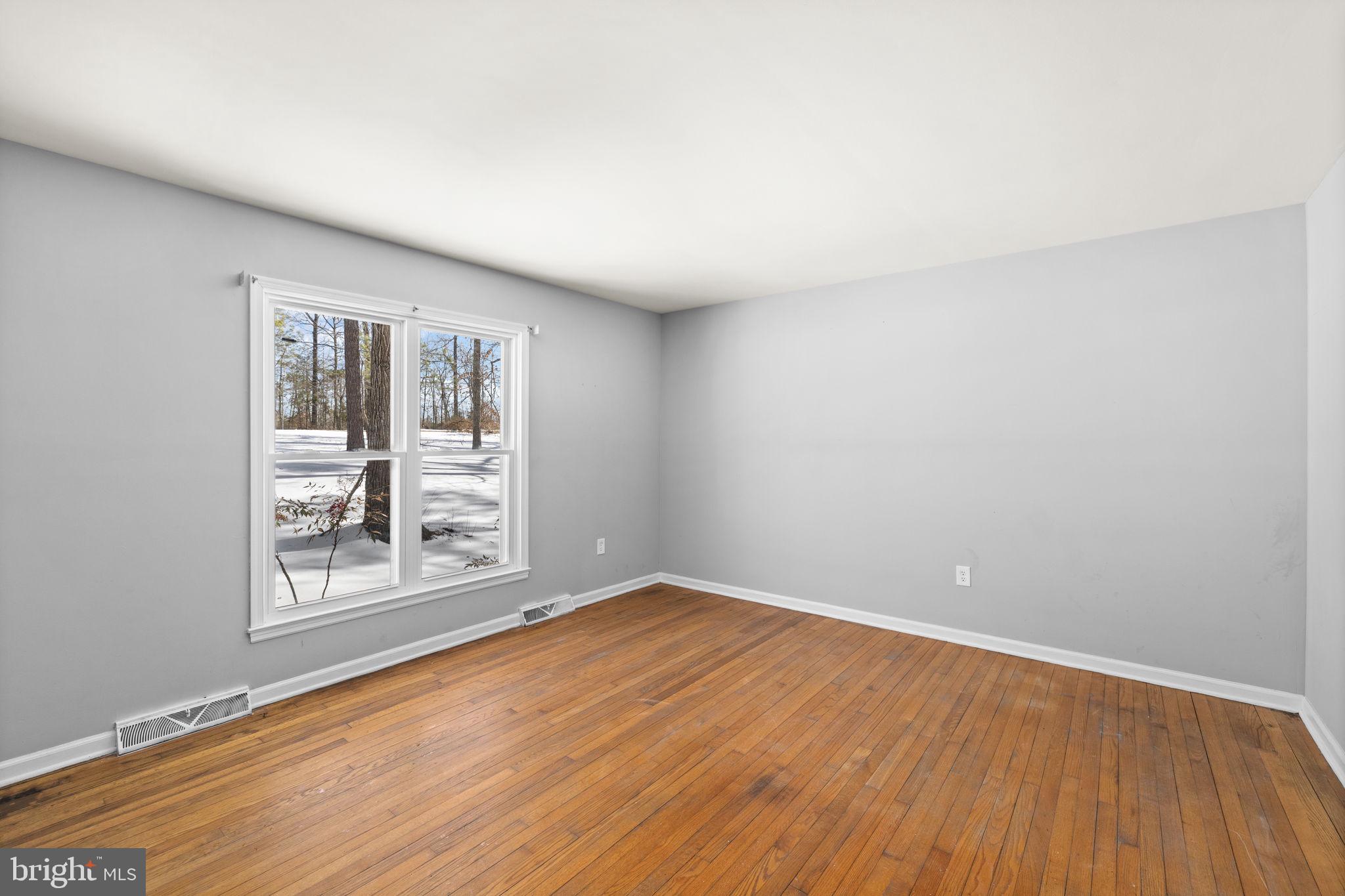 WALNUT WOODS - Residential