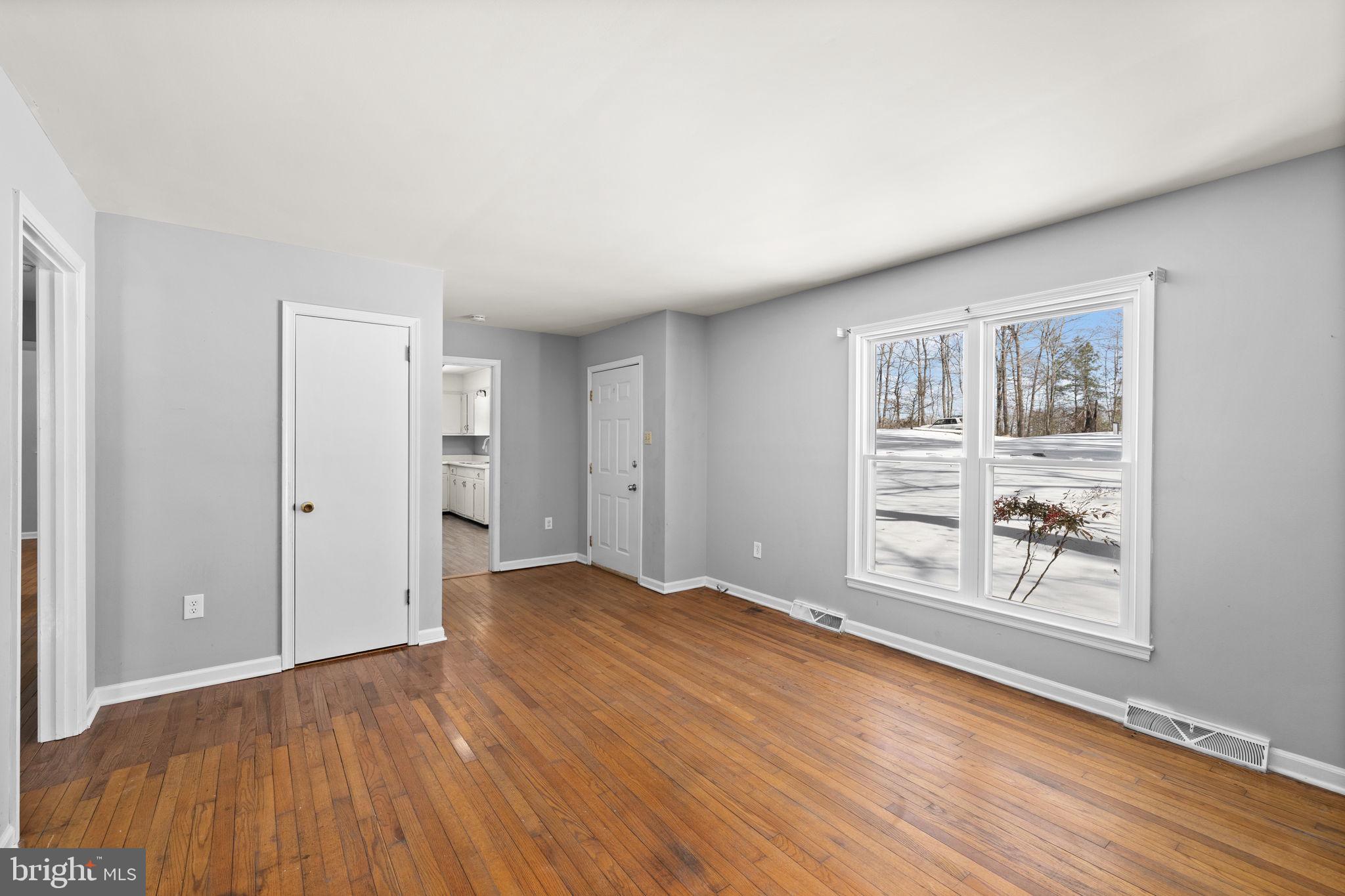WALNUT WOODS - Residential