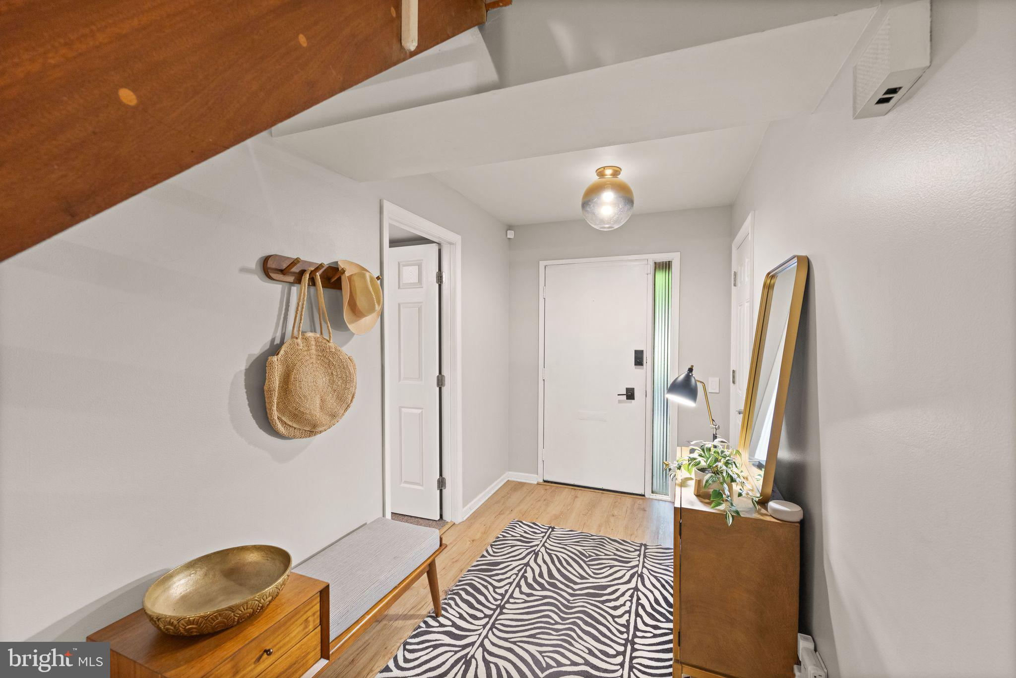RESTON - Residential