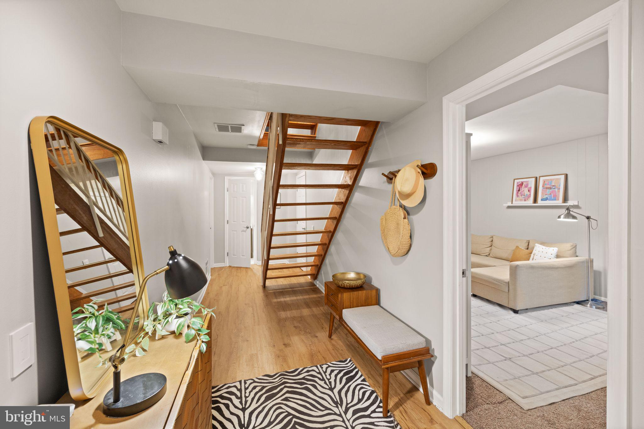 RESTON - Residential