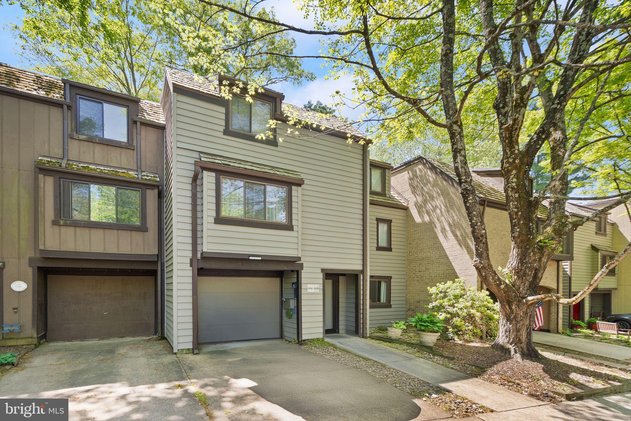RESTON - Residential