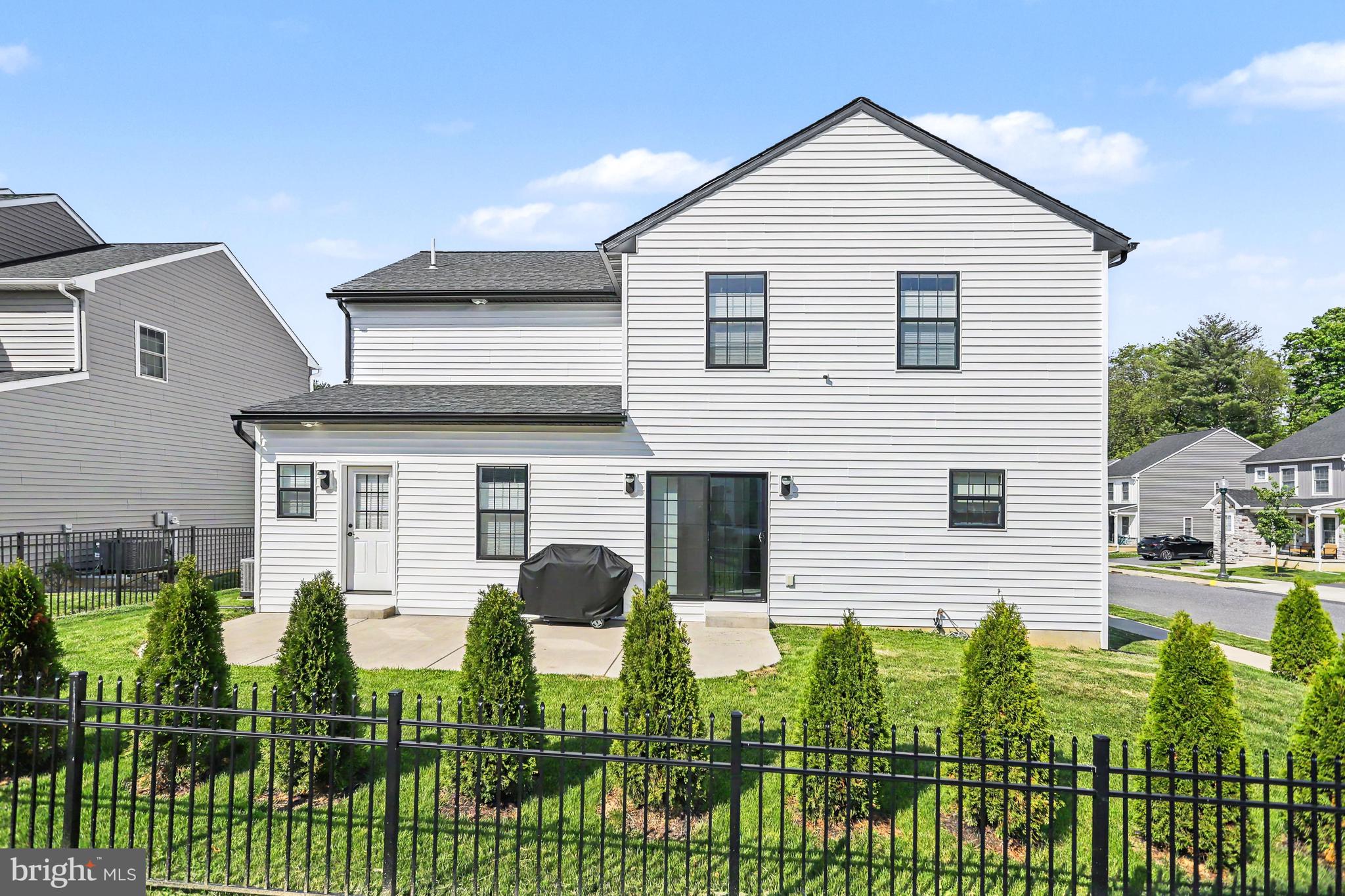SUTTER'S MEADOW - Residential