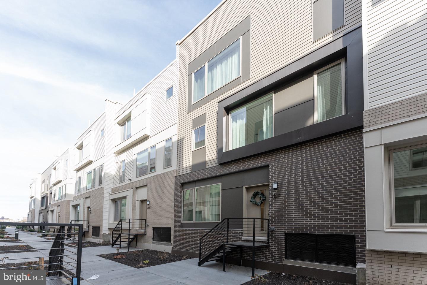 Covered Parking included with this newly 3 bedroom 3.5 bath town home with private roof deck and dog park at Kensington Court in East Kensington, a short walk to Fishtown.
There is an additional parking space that can be rented for an additional $100/mo.
There is a monthly pet fee depending on the pet type.  The HOA restricts certain types of animals.