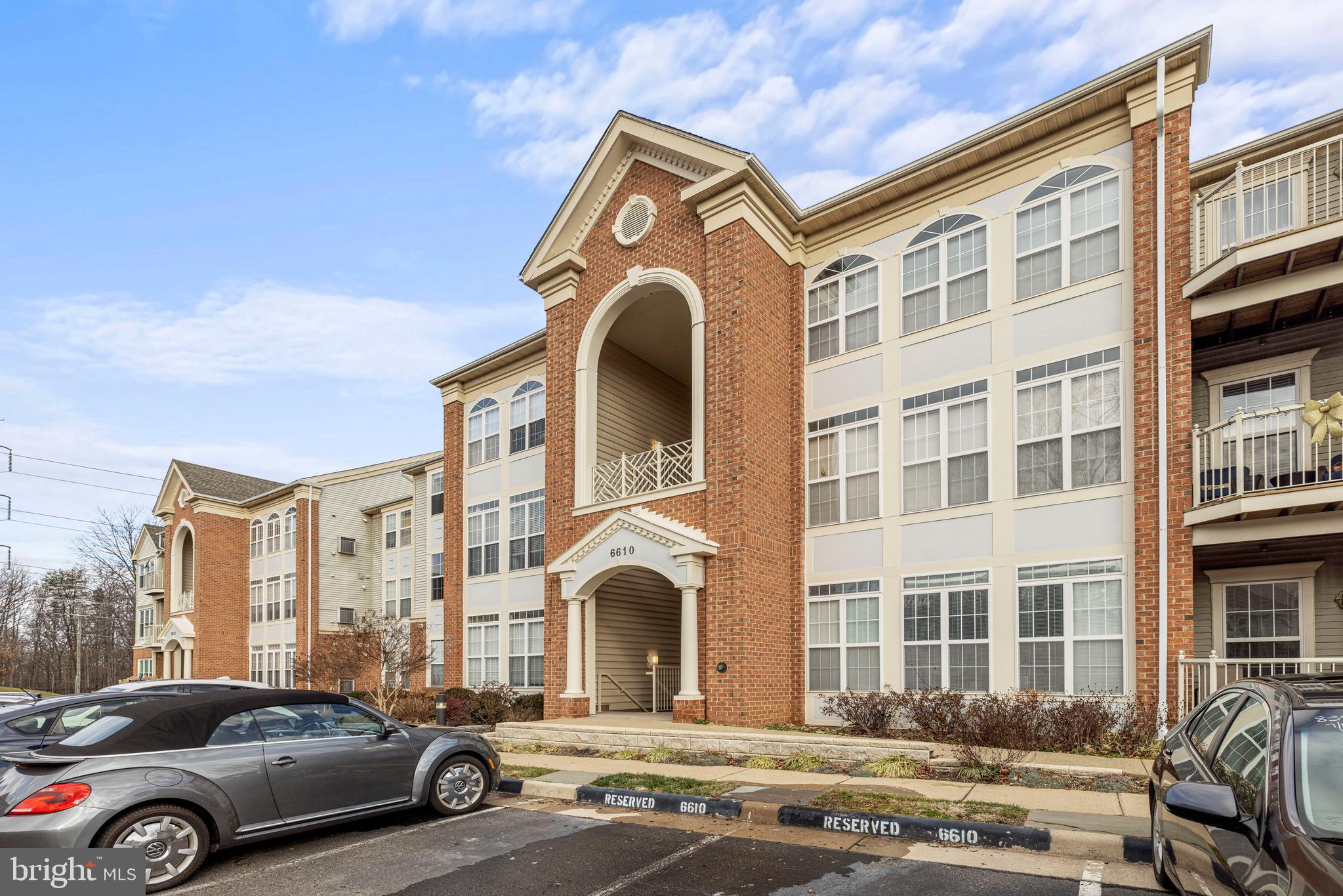 OPEN HOUSE CANCELED - 1/28. Come experience tranquil condo living in Alexandria, VA. This large (nearly 1,300 sq. ft.) 3-bedroom, 2-full-bathroom corner unit is located in the wonderful, amenity-rich Island Creek community and is ready for you to call it home! INSIDE: The home has BRAND NEW carpeting throughout to accentuate the open floorplan and create a welcoming ambiance. The kitchen features a breakfast bar and stainless steel appliances and is open to the living area, so you can engage with family or guests while entertaining. The primary bedroom features plenty of closet space and an en-suite bathroom complete with a double vanity, shower, and soaking tub. Two other bedrooms complete the home, one of which can be used for guests, a nursery, or a quiet home office. Step onto your private balcony and immerse yourself in serene views of the quiet woods—a perfect spot for morning coffee or evening relaxation. Enjoy the convenience of assigned parking and take advantage of a private additional storage unit located in the building. Community: Cool off in the summer with 2 community pools or kick off your new year health resolutions with basketball courts, tennis courts, a volleyball court, playgrounds, and bike/walking paths. The clubhouse has space to rent for your gatherings. The community pond offers an additional place to relax with nature. This is an opportunity to own a piece of tranquility in the heart of Alexandria. Don't miss out on this gem!