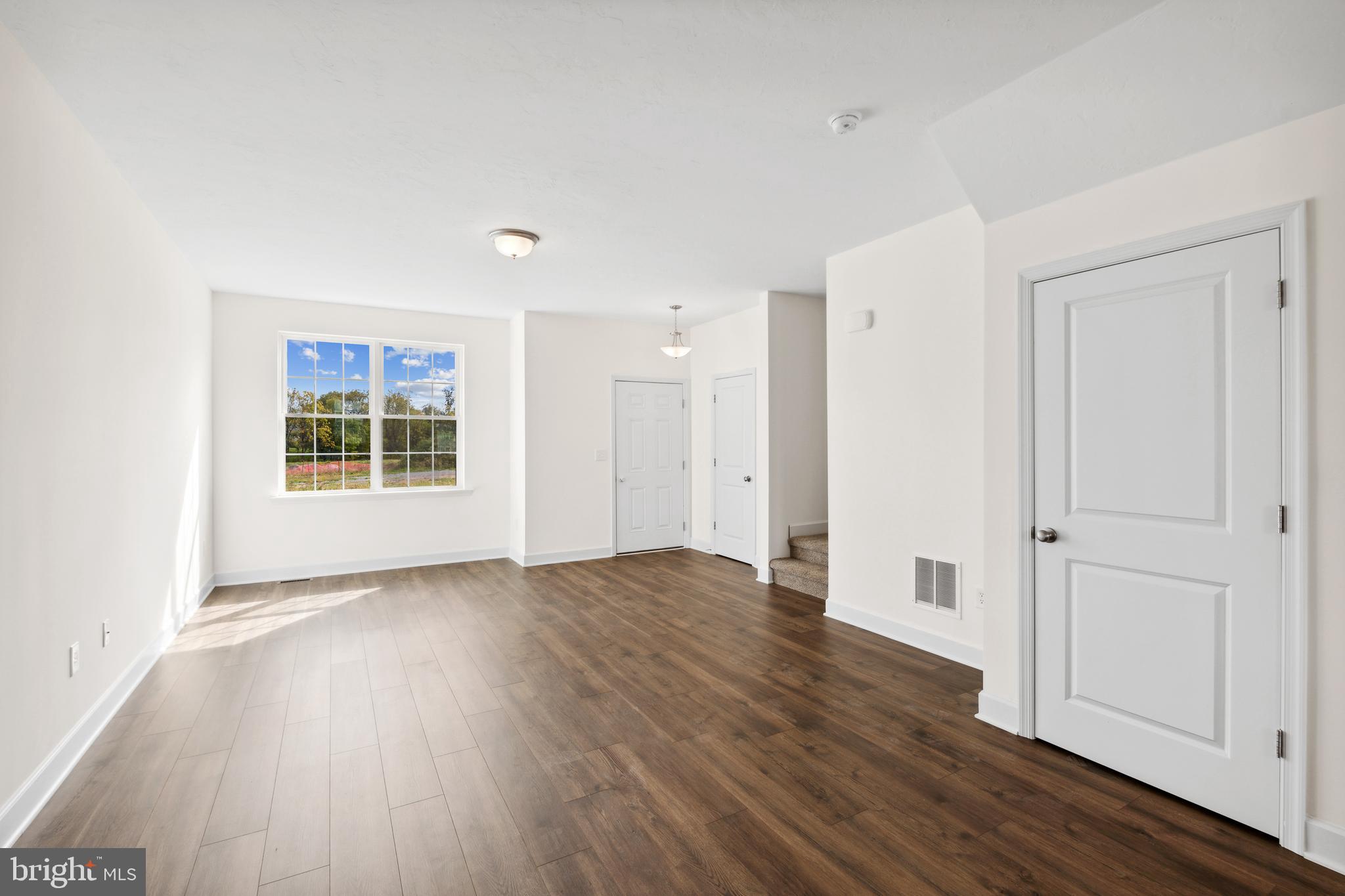 KINGS COURT AT BROWNSTONE - Residential