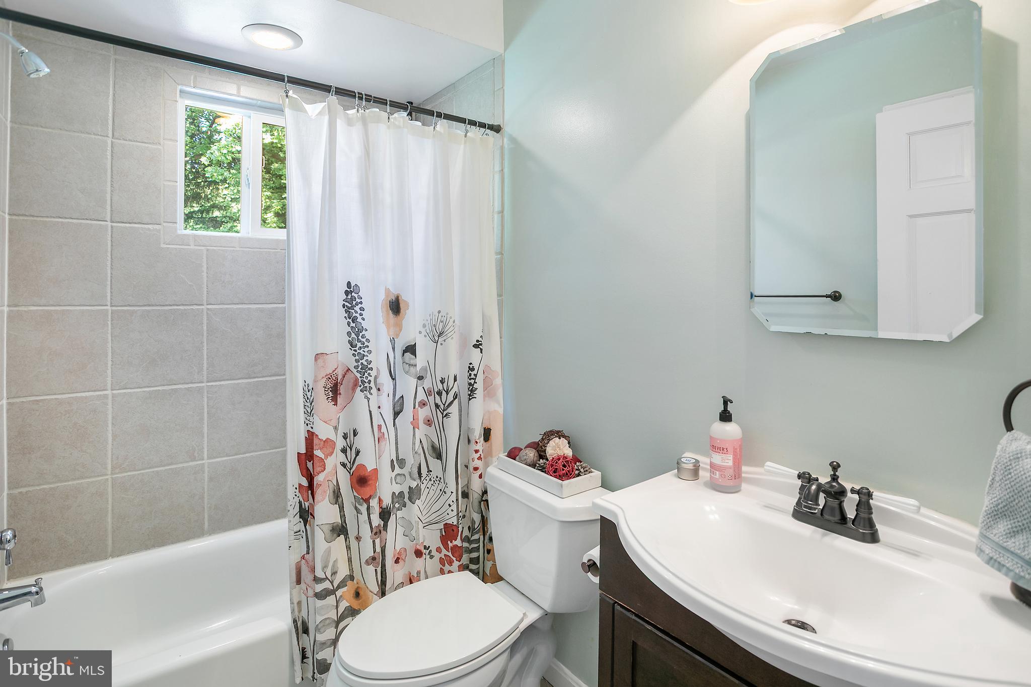NORTH KENSINGTON - Residential