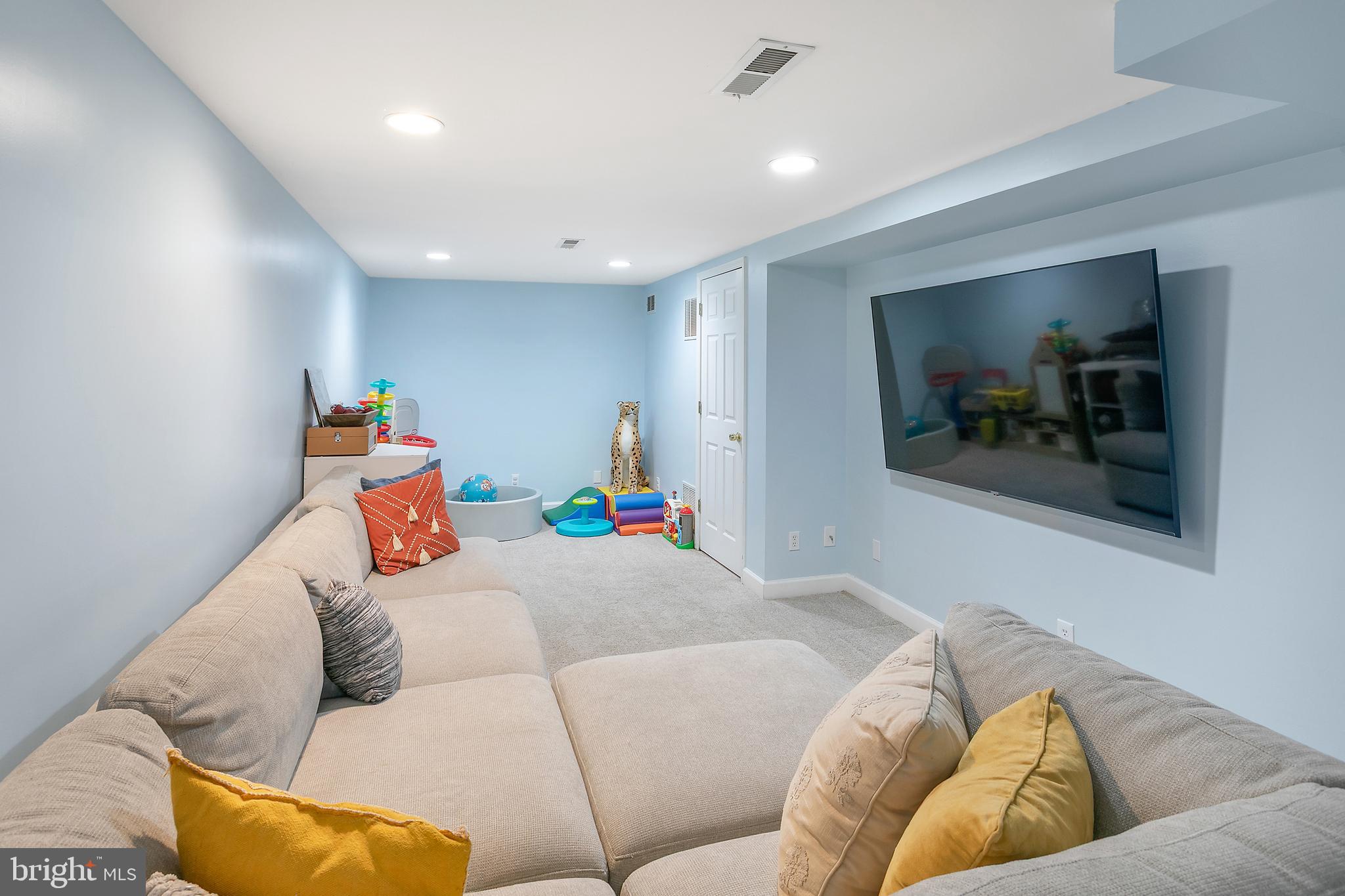 NORTH KENSINGTON - Residential