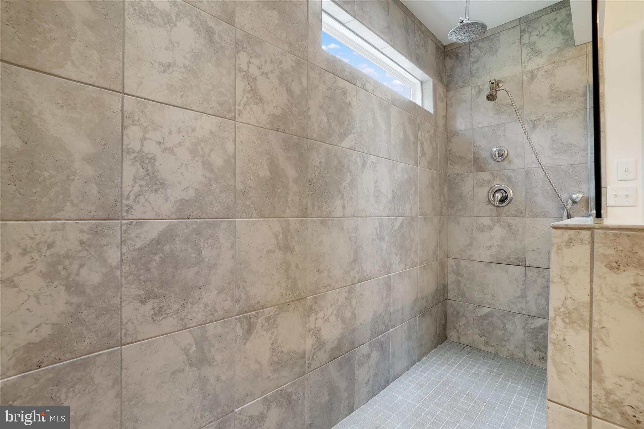 LEXINGTON ESTATES - Residential