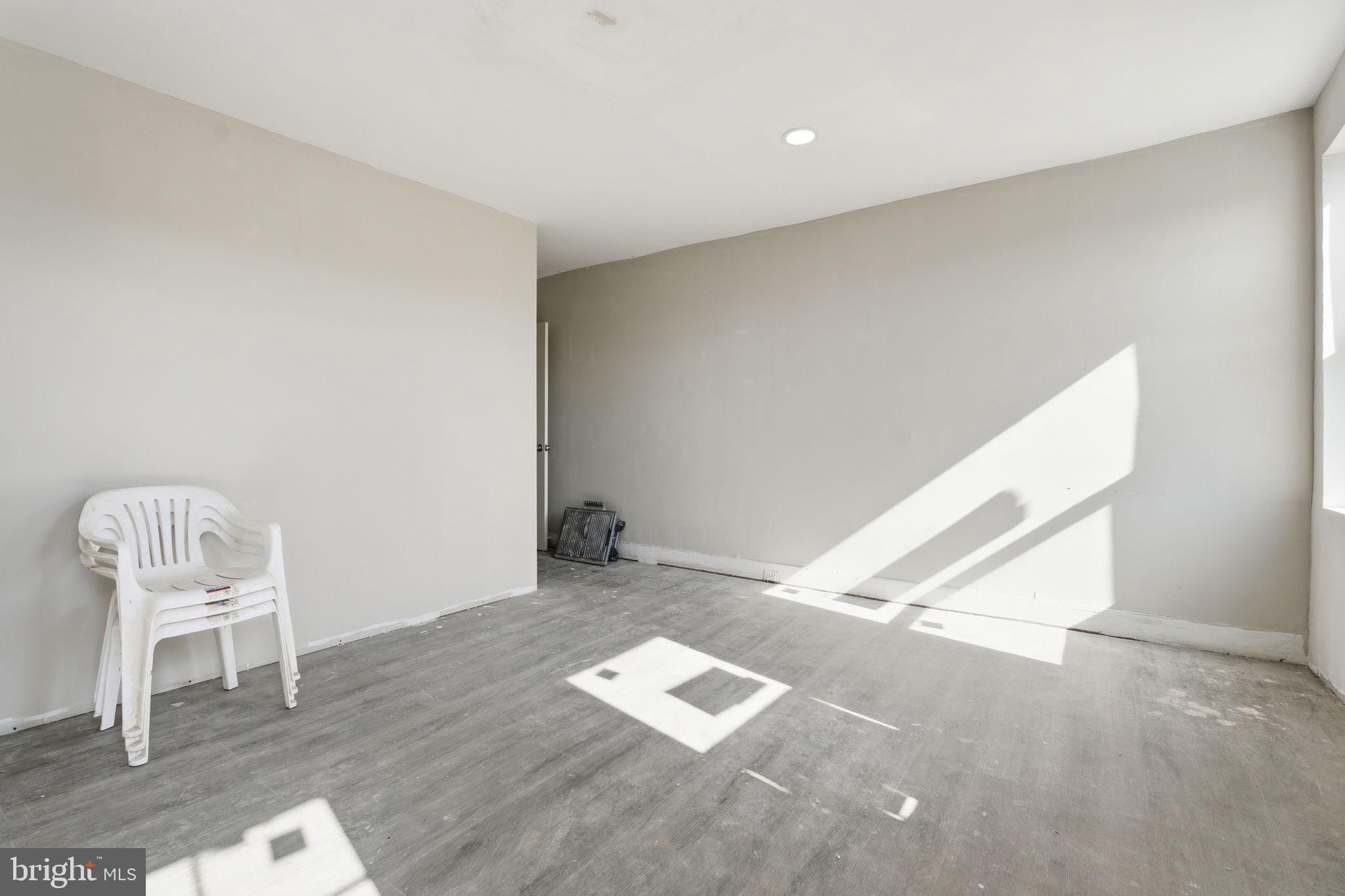 SANDTOWN-WINCHESTER - Residential