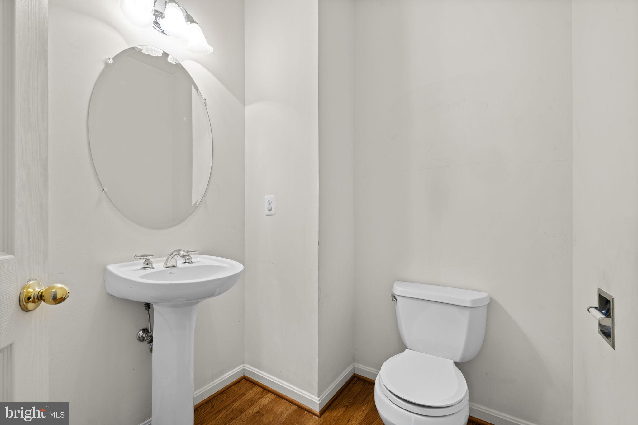 VILLAGE OF WASHINGTON TRAIL - Residential