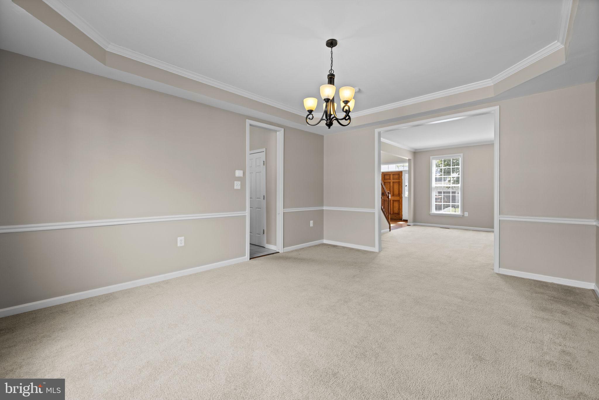 VILLAGE OF WASHINGTON TRAIL - Residential