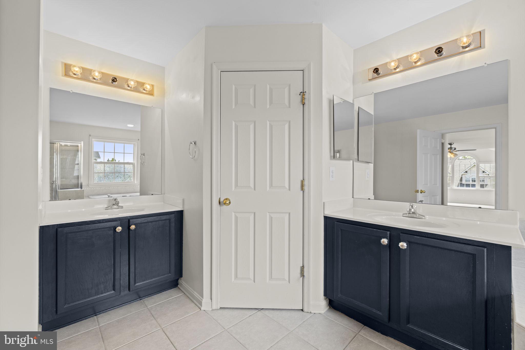 VILLAGE OF WASHINGTON TRAIL - Residential