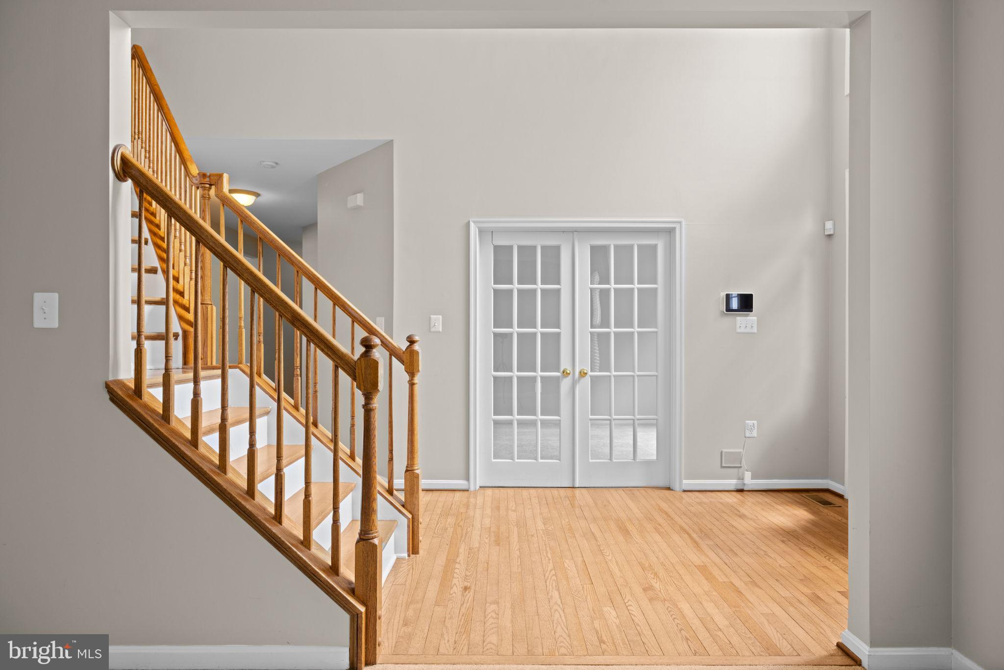 VILLAGE OF WASHINGTON TRAIL - Residential