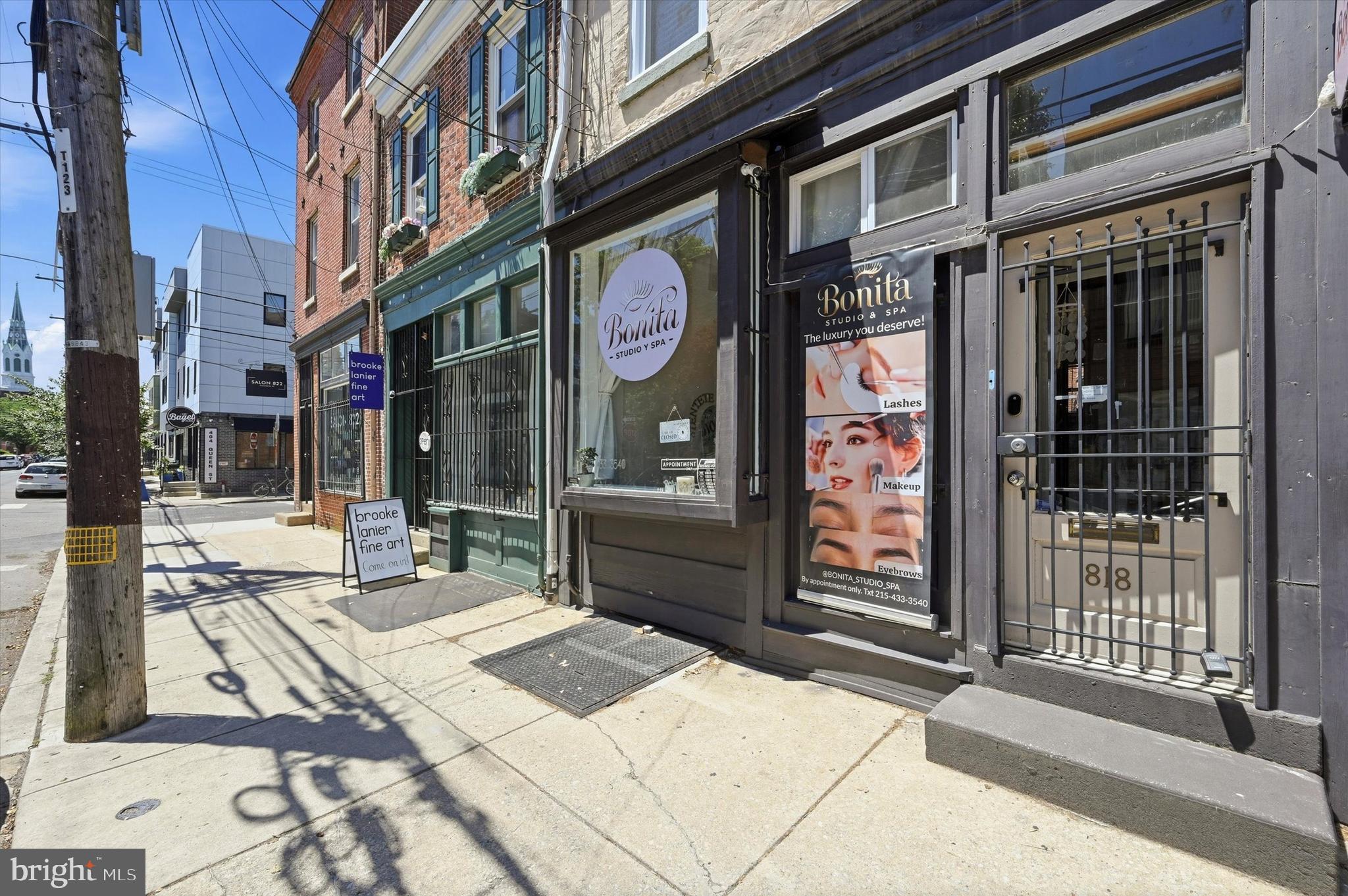 QUEEN VILLAGE - Commercial Sale