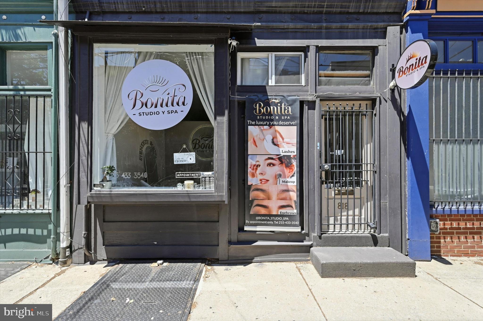 QUEEN VILLAGE - Commercial Sale